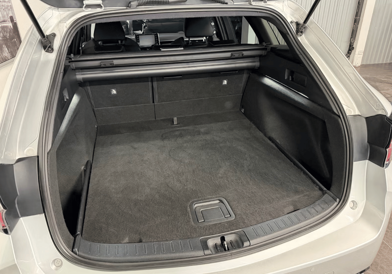 Toyota Corolla Hybrid med Bluetooth audio