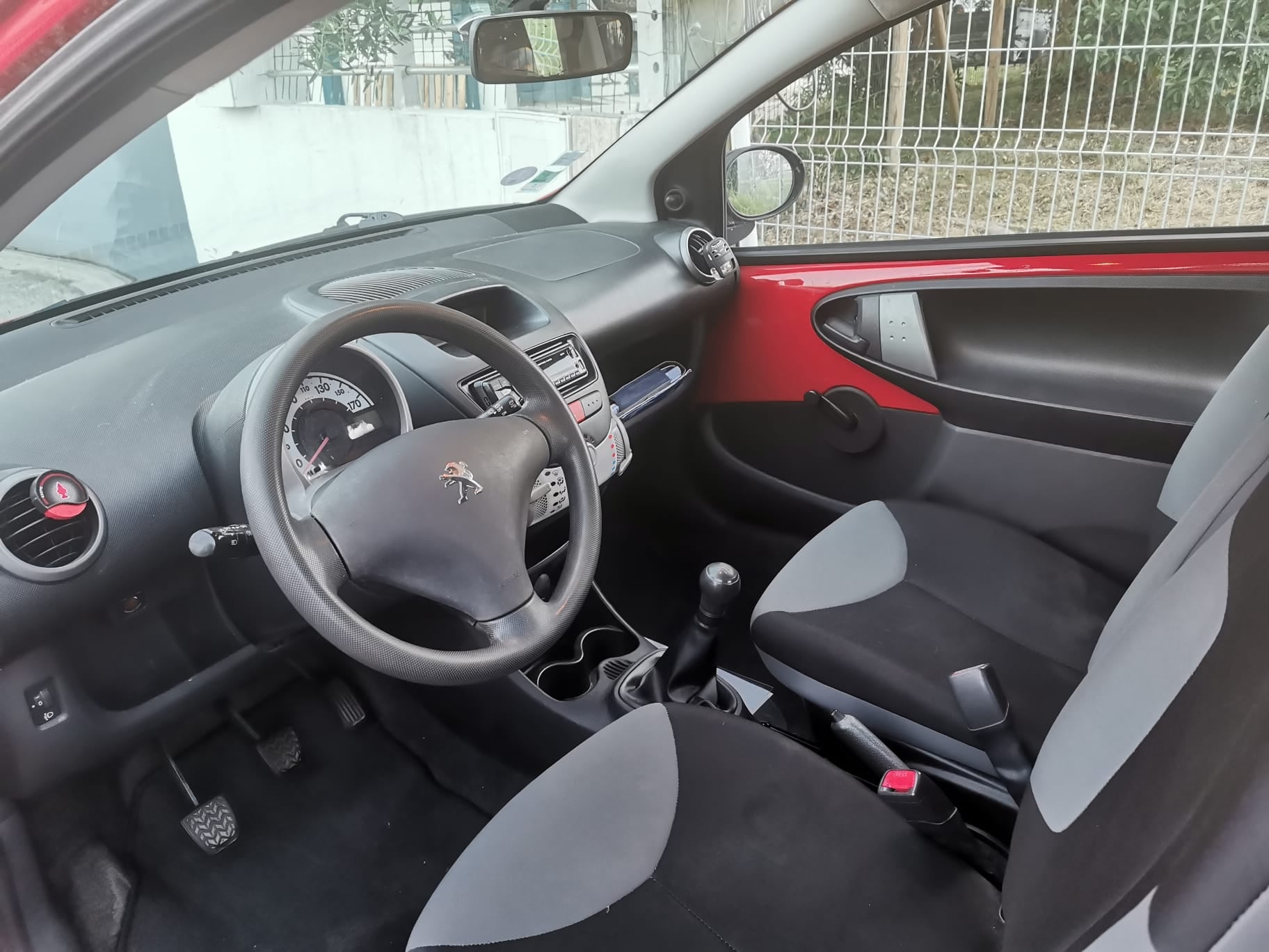 Peugeot 107 1.0 essence 70 cv FIABLE