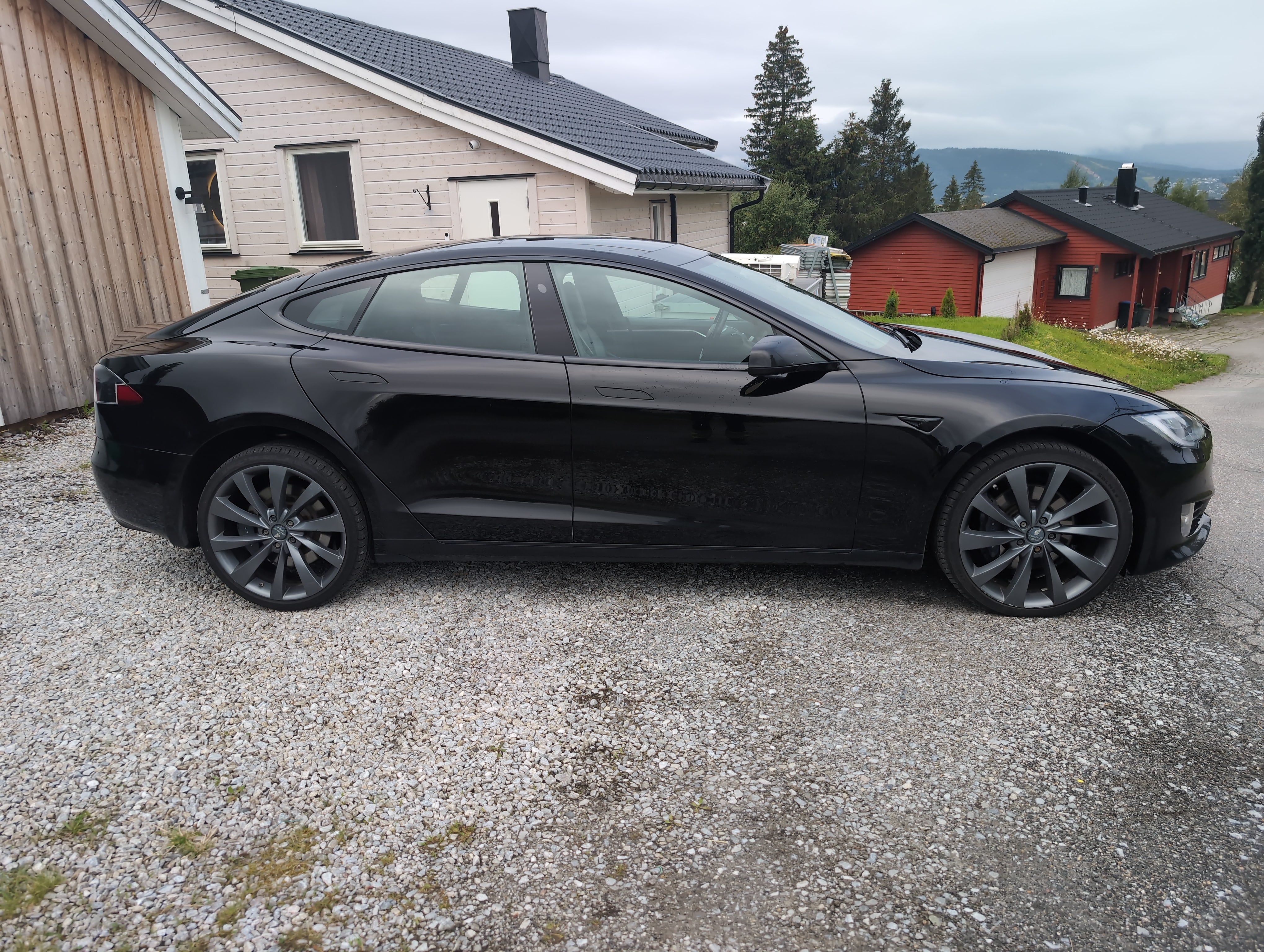 Tesla Model S P100D med Aircondition