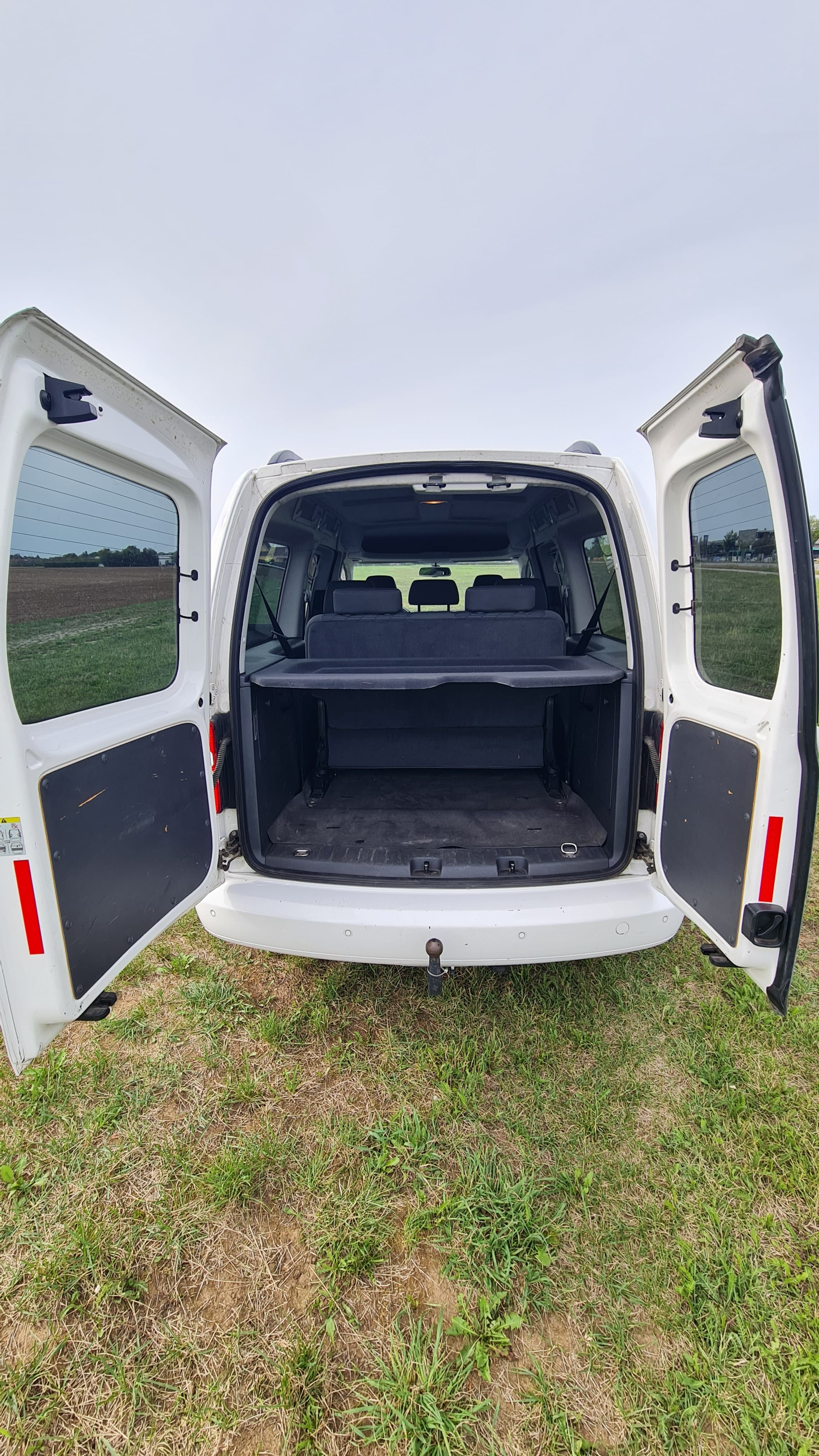 Volkswagen Caddy 170 PS mit Autoradio