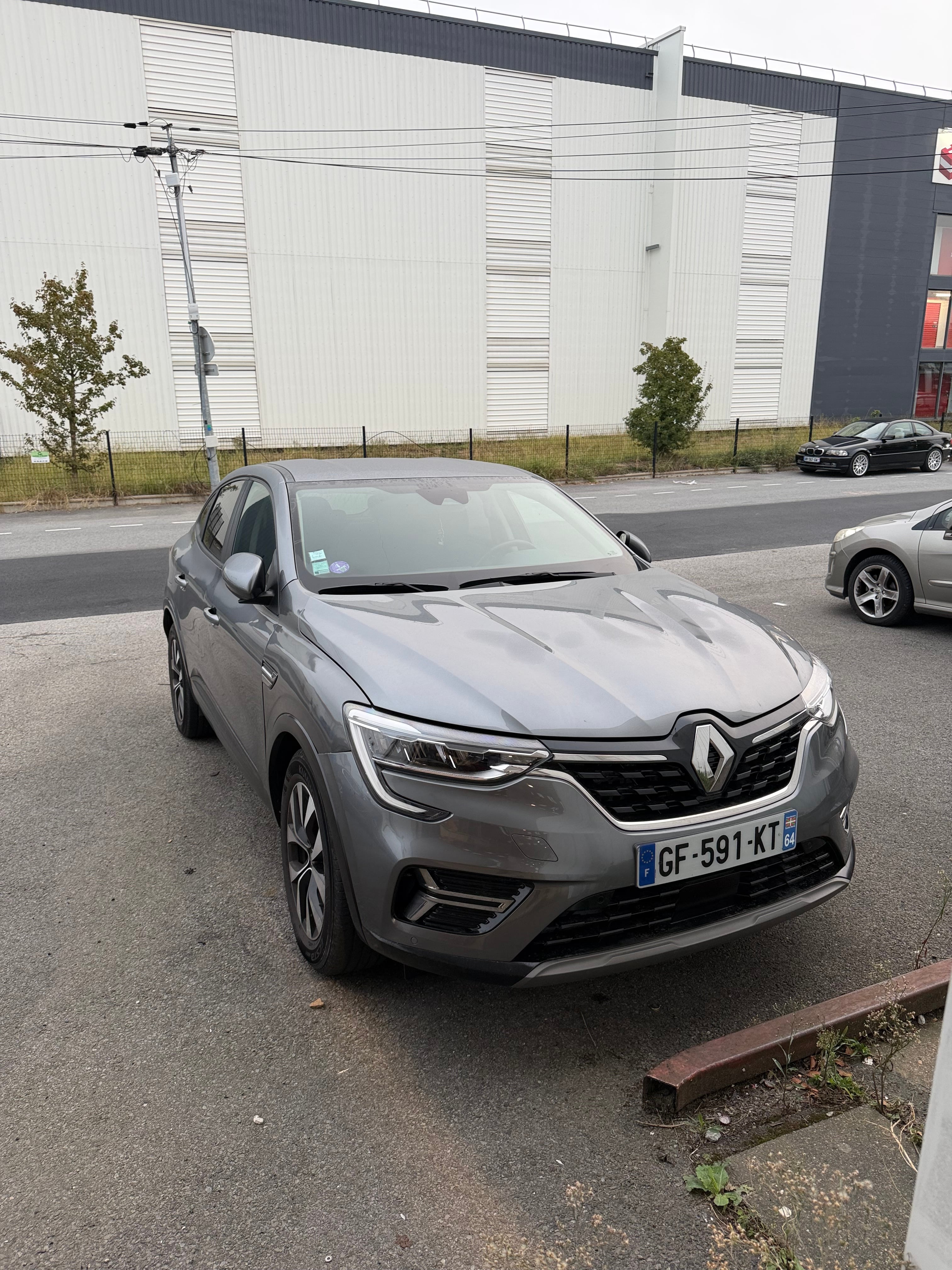 Renault Arkana Business, 2022, Essence 95 / Electric (hybrid), automatic