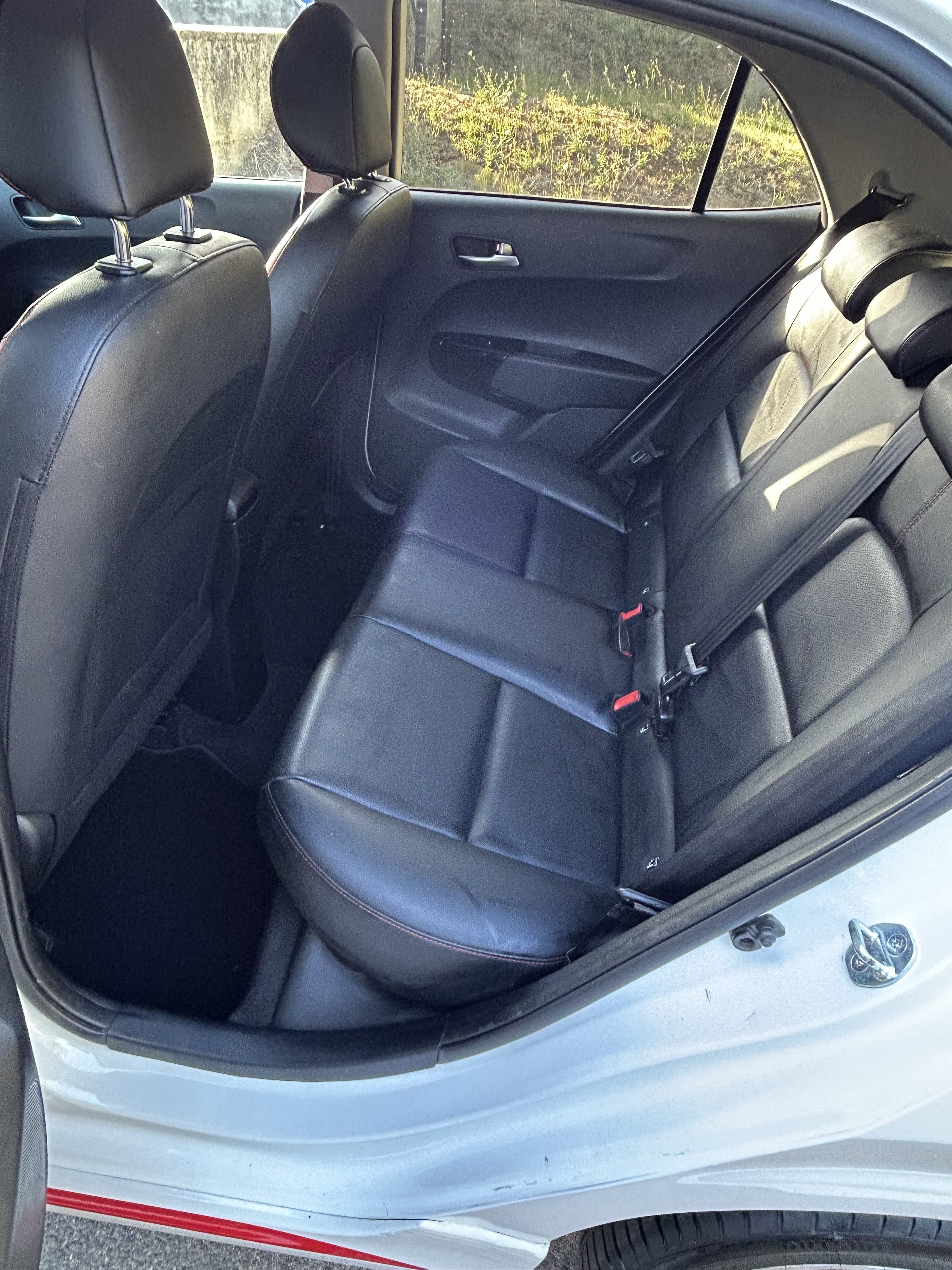 Kia Picanto avec Siège bébé