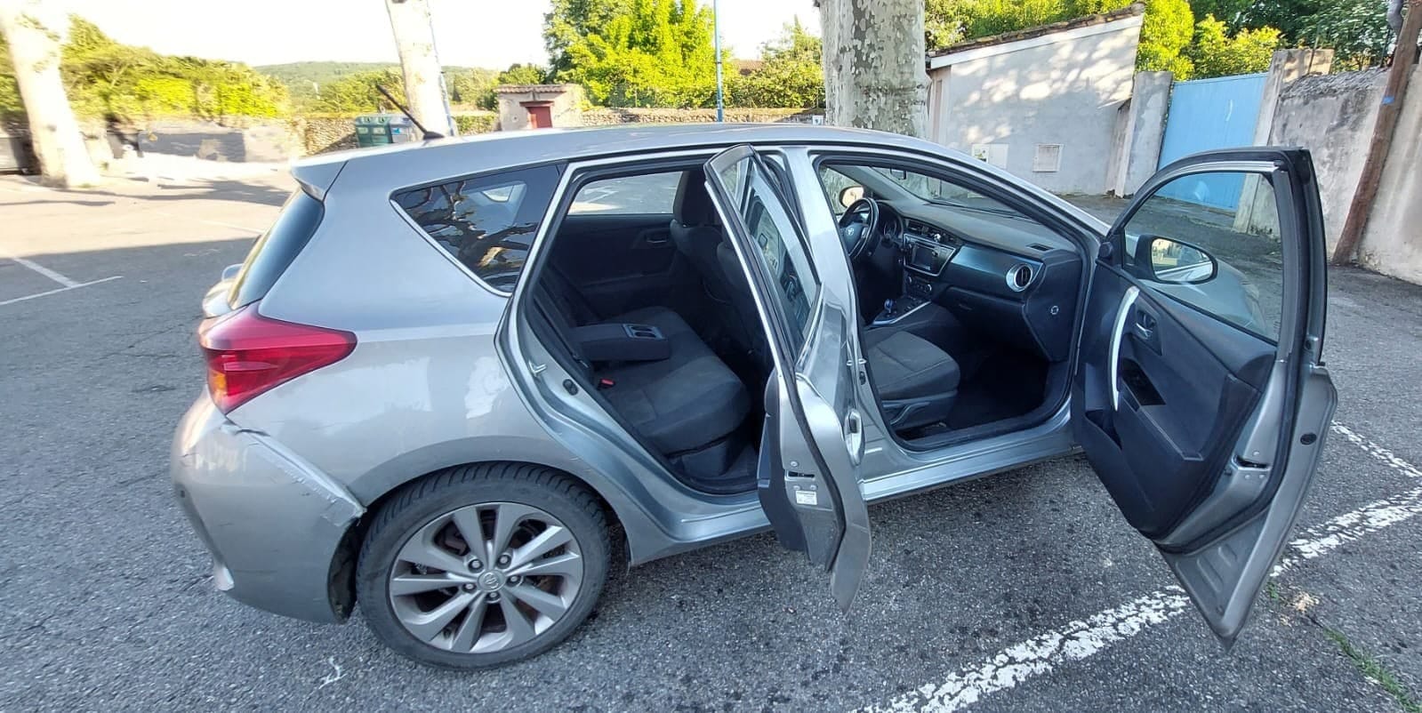 Toyota Auris HYBRID 136 CHX Automatique, fiable et économique avec Audio Bluetooth