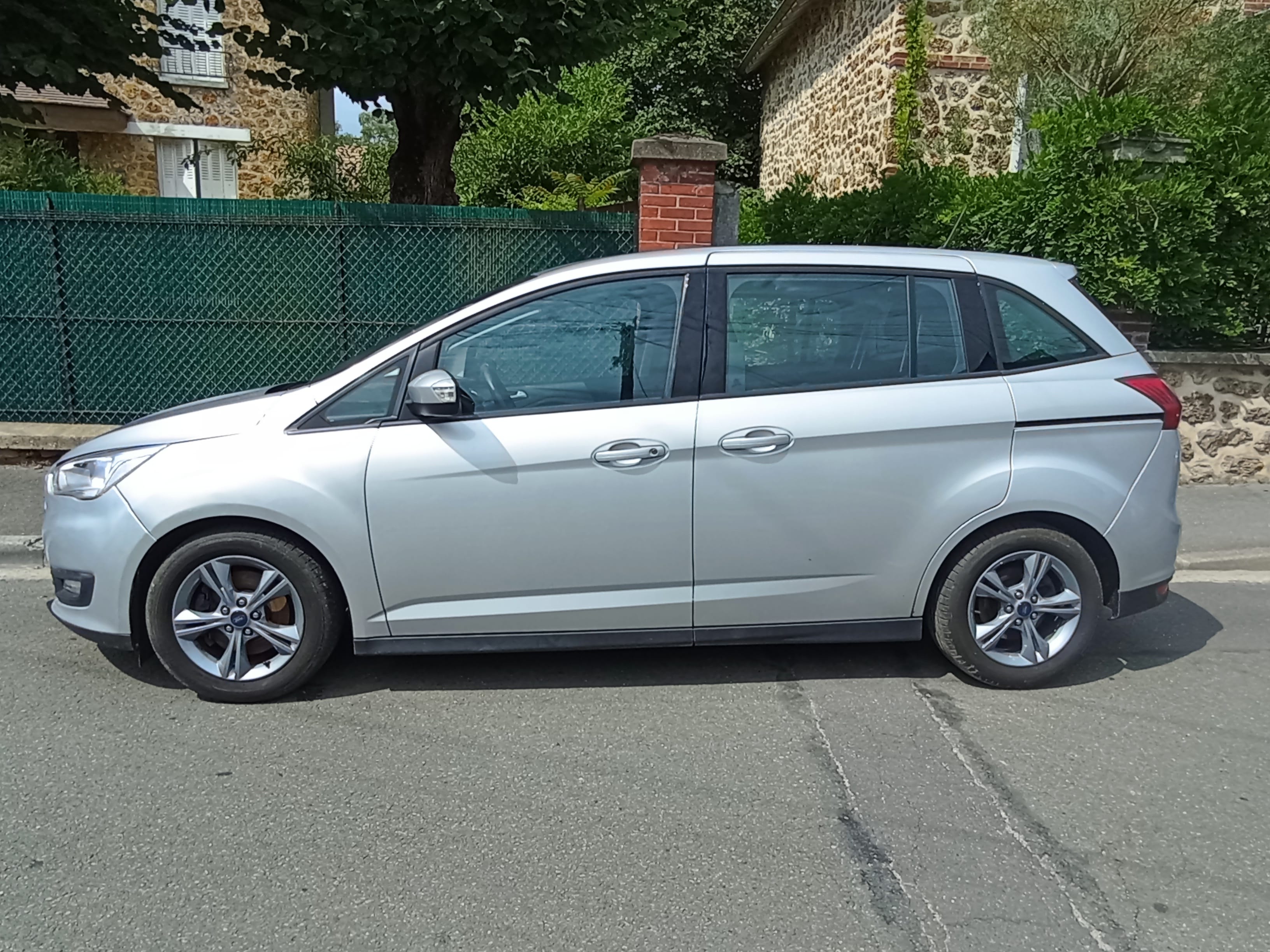 Ford Grand C-Max avec Climatisation