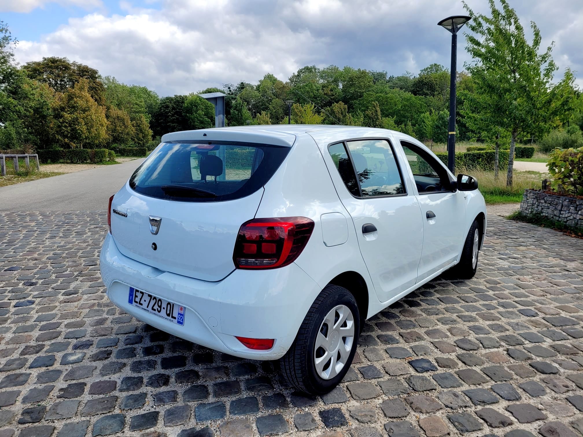 Dacia Sandero avec Apple CarPlay