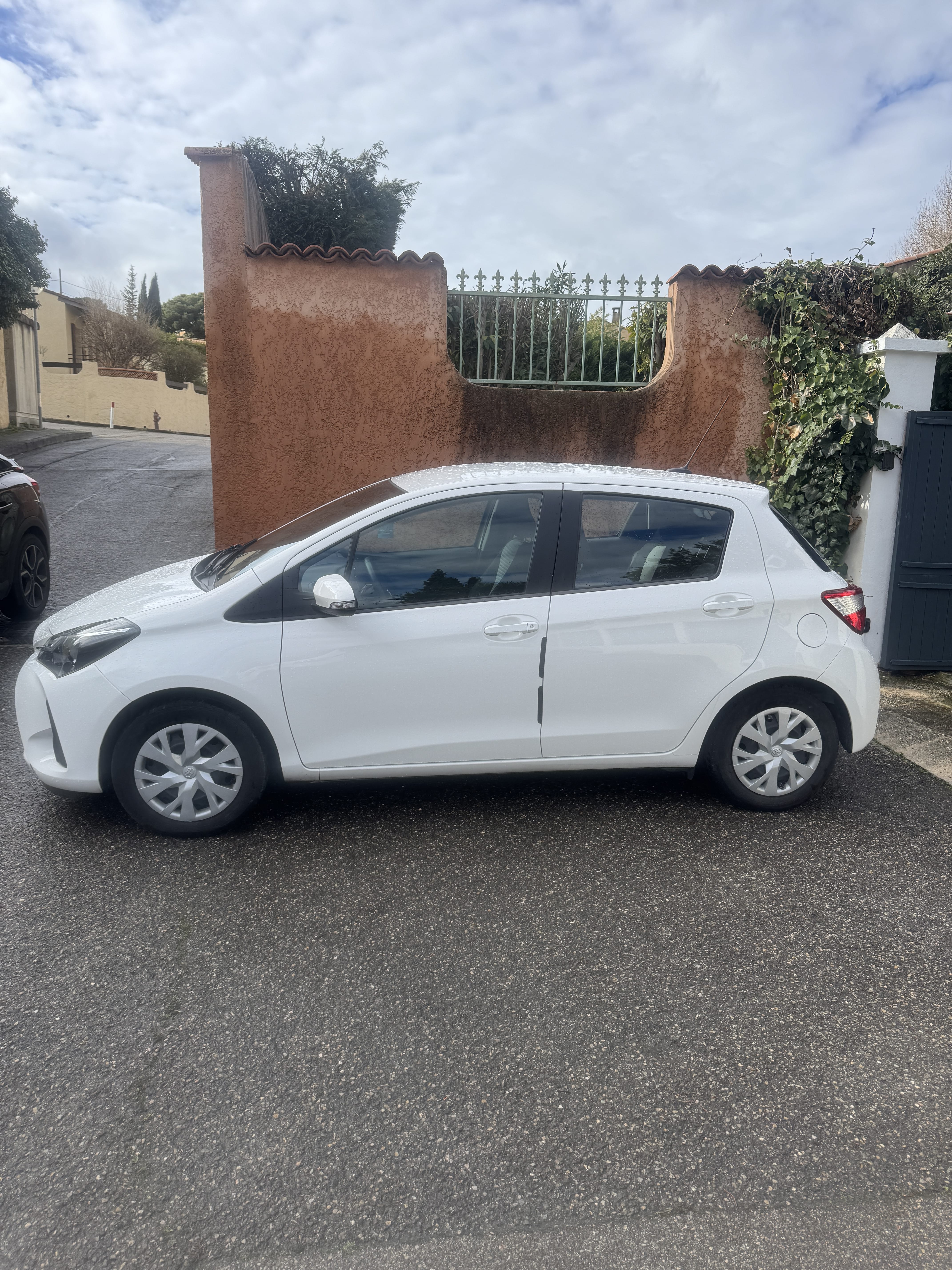 Toyota Yaris 5-Door L avec Climatisation