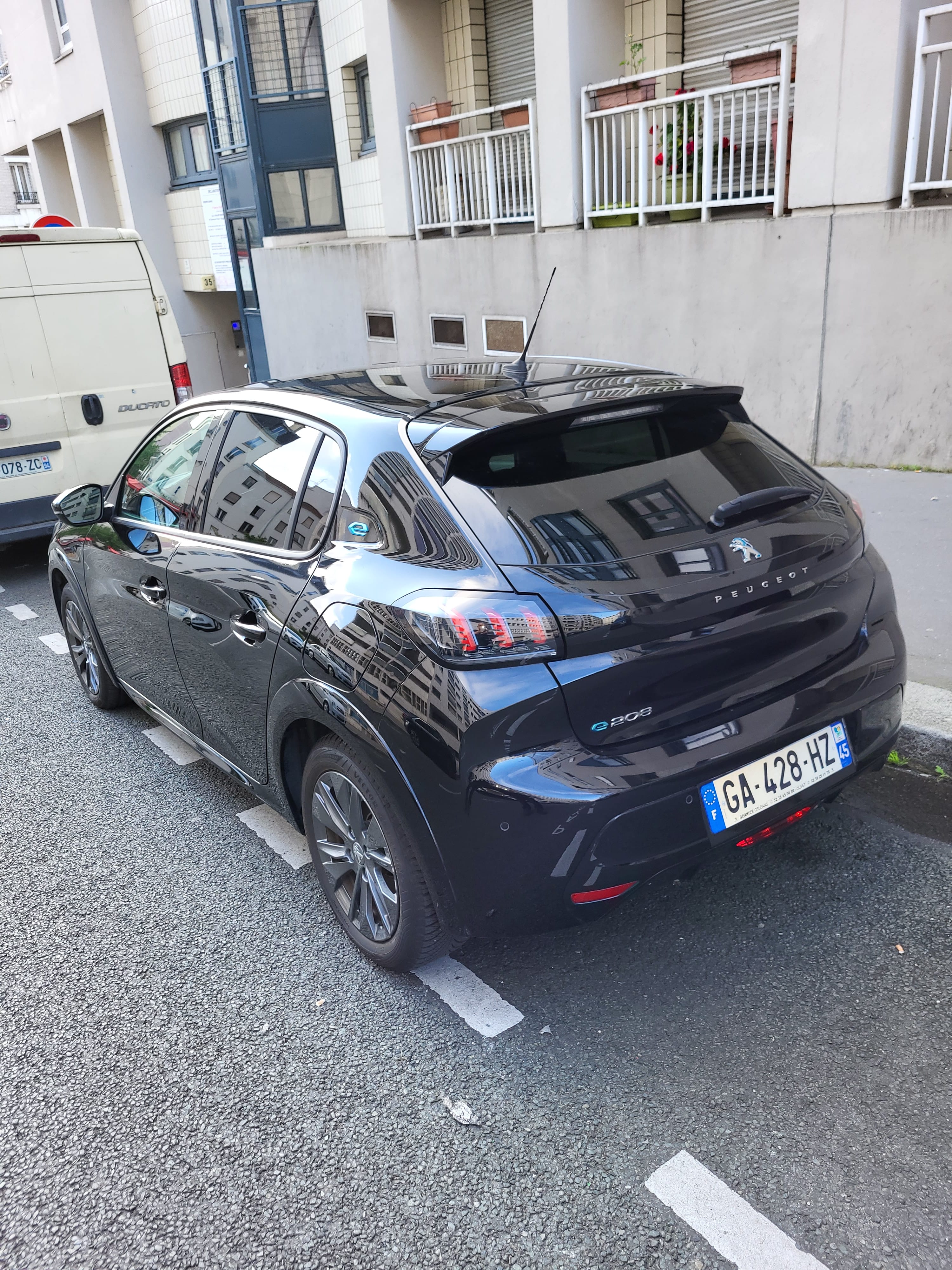 Peugeot 208 Electrique 50 kWh BVA ALLURE BUSINESS avec GPS