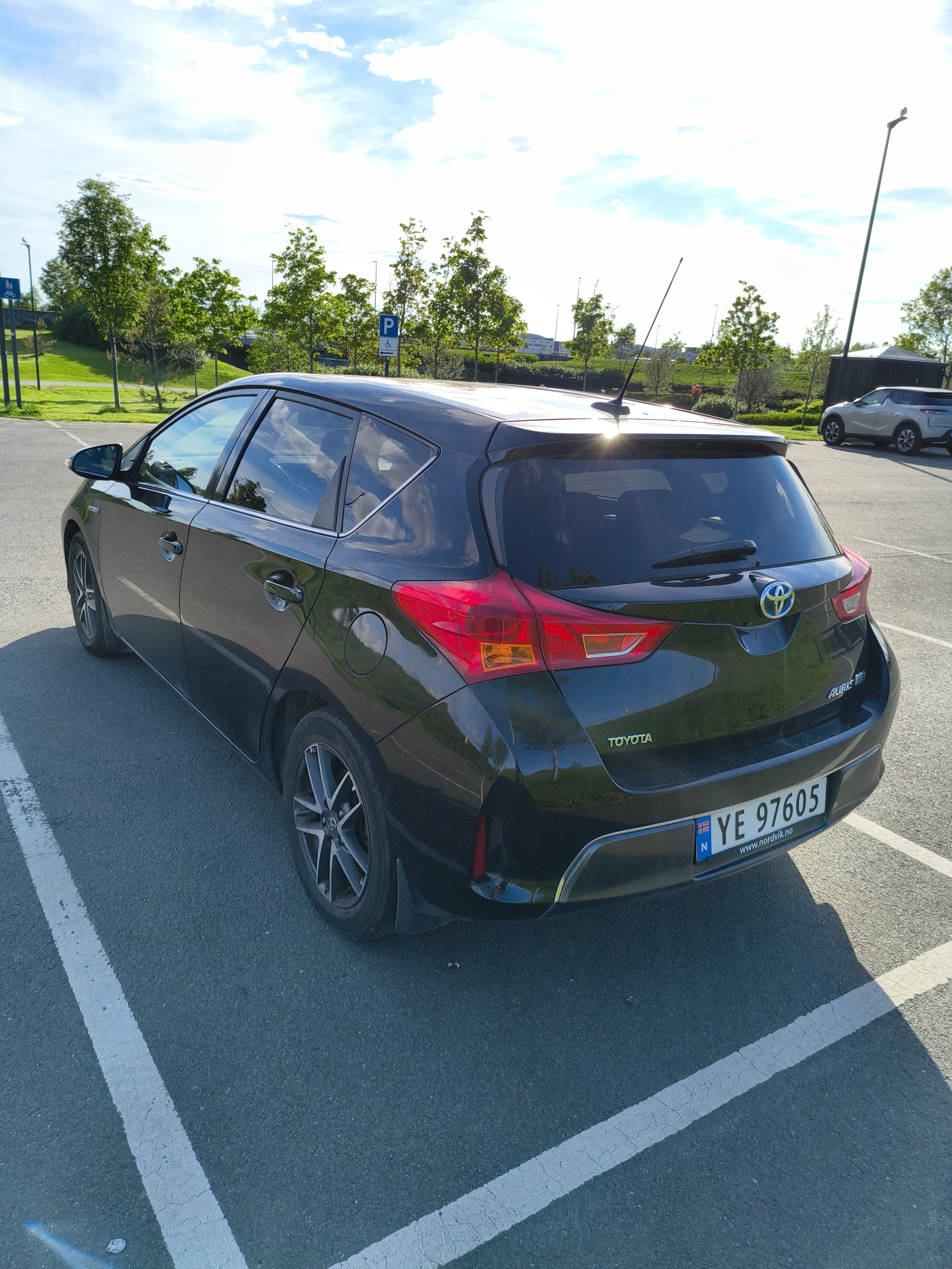 Toyota Auris Hybrid 1.8 med Ryggekamera
