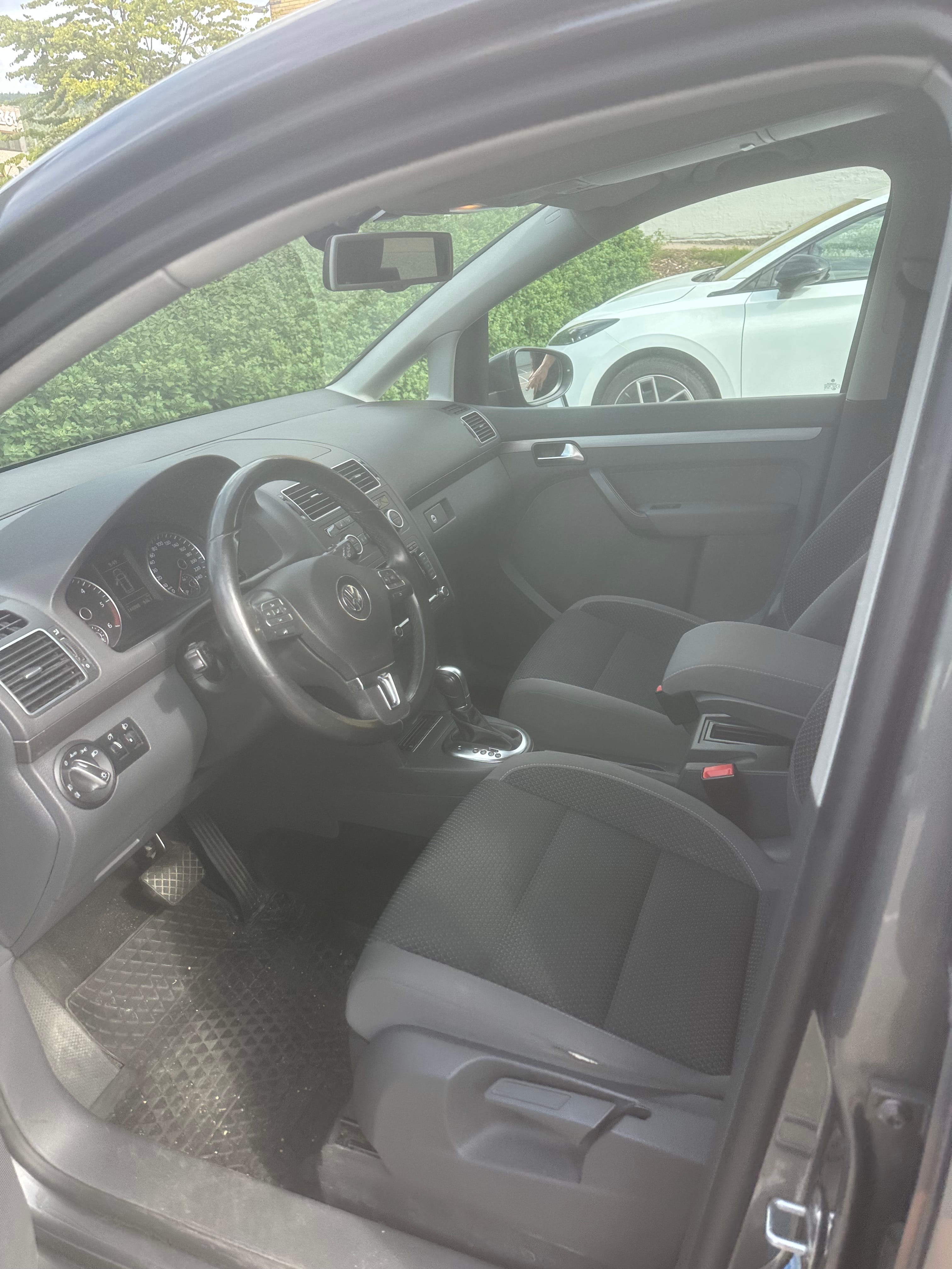 Volkswagen Touran med Bilradio