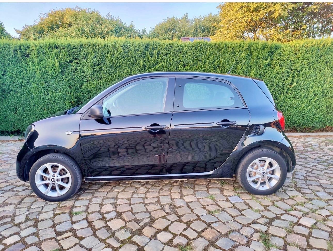 Smart Forfour 1.0 Airport Charleroi avec Climatisation