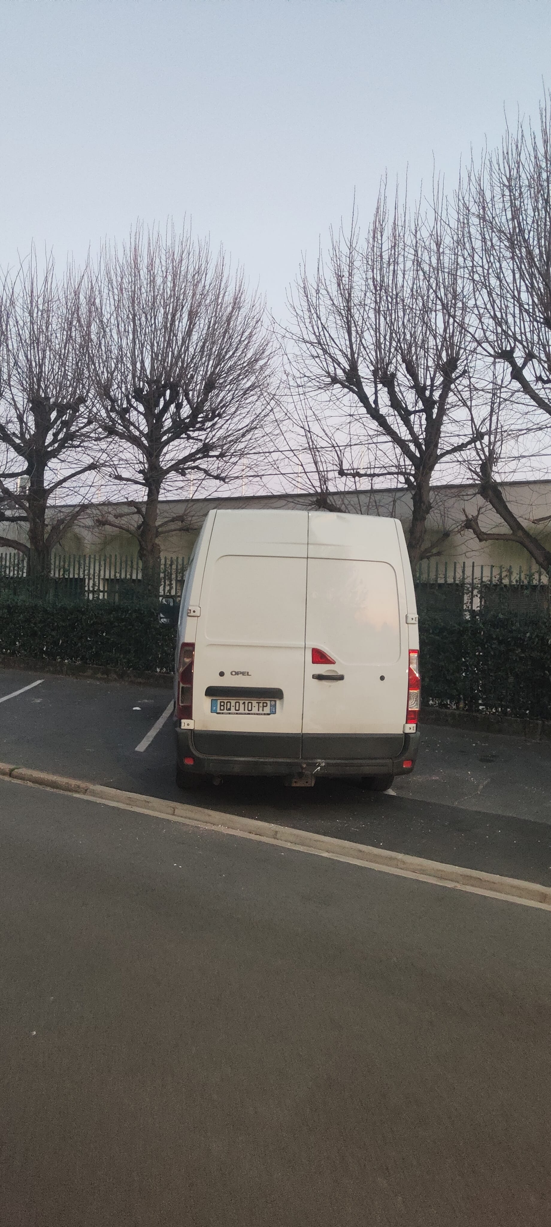 Opel Movano 12M3 Grand Volume + Diable avec Attelage