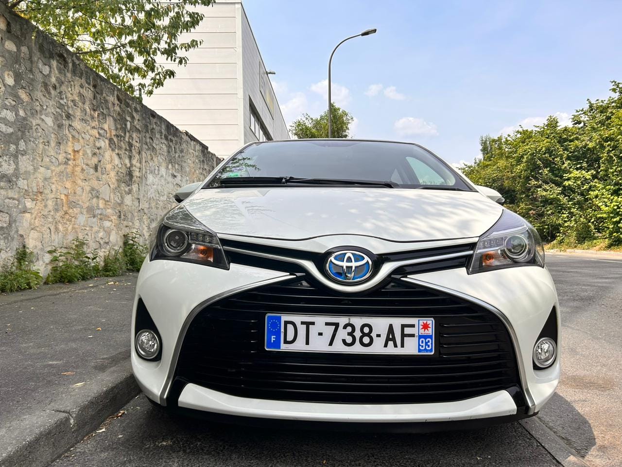 Toyota Yaris Hybride, 2015, Essence 95 / Électrique (hybride), automatique