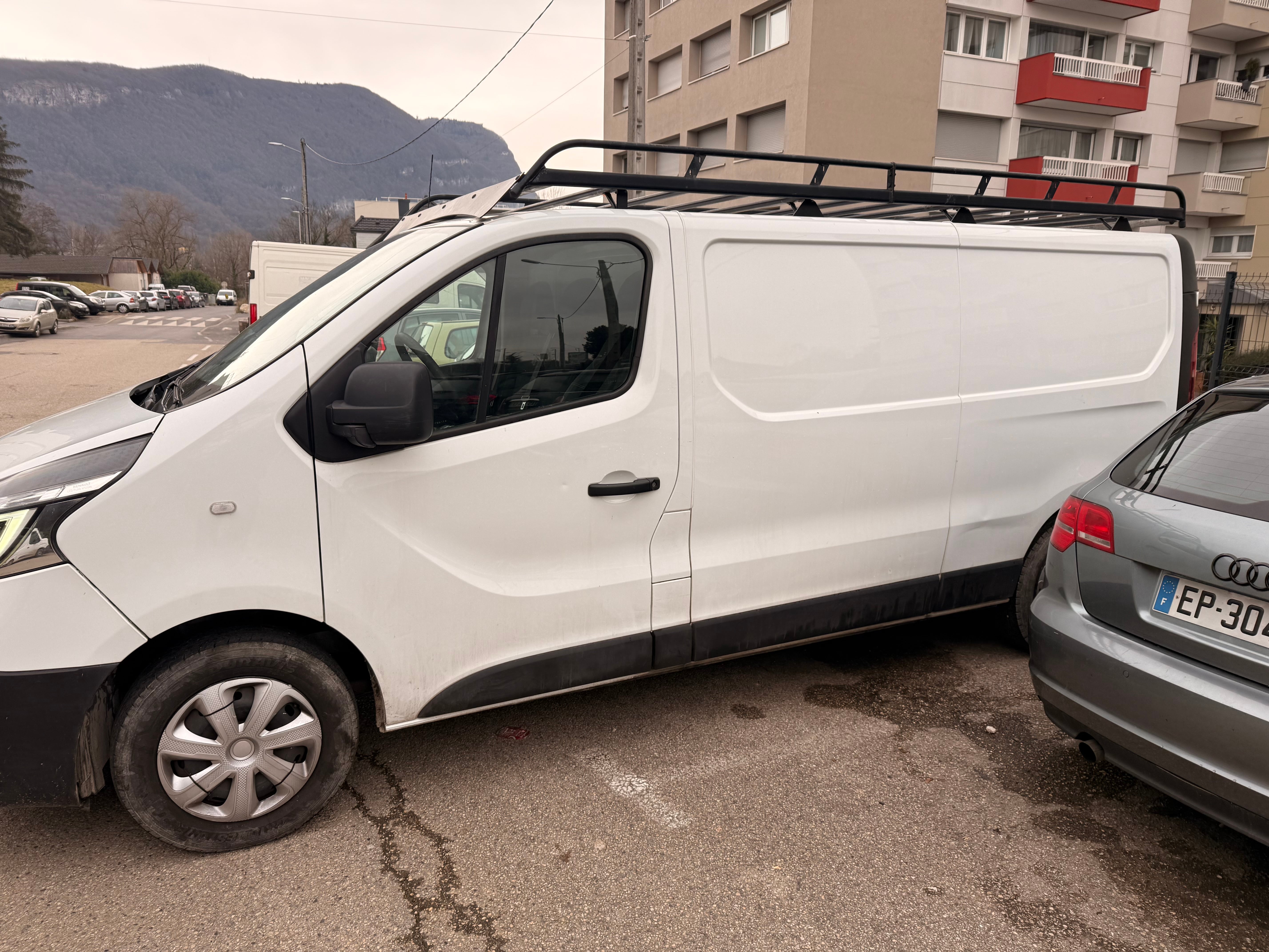 Renault Trafic 2L rallongé avec Audio Bluetooth
