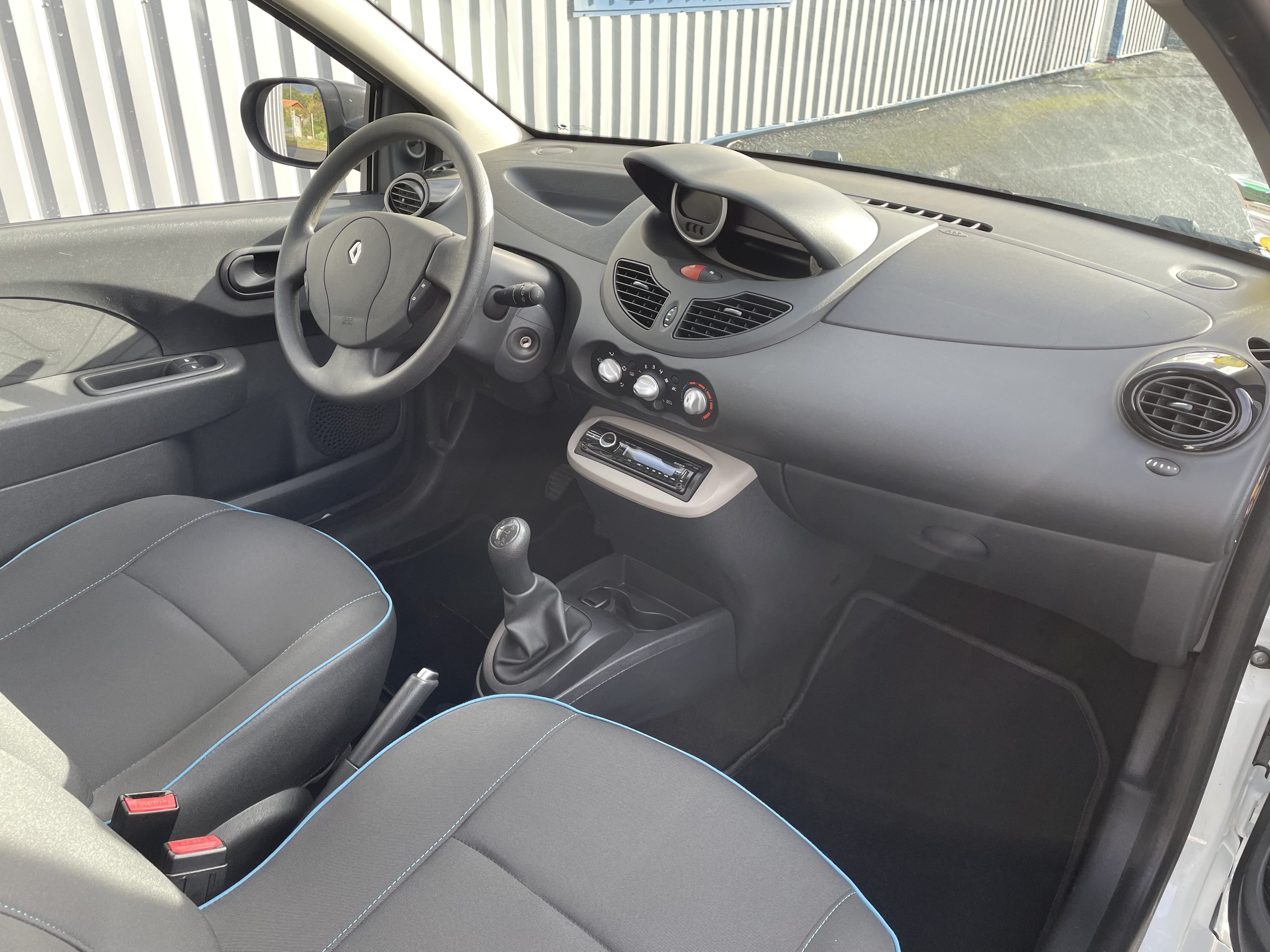 Renault Twingo II 1.5 Turbo Diesel 75ch with Audio / iPod input