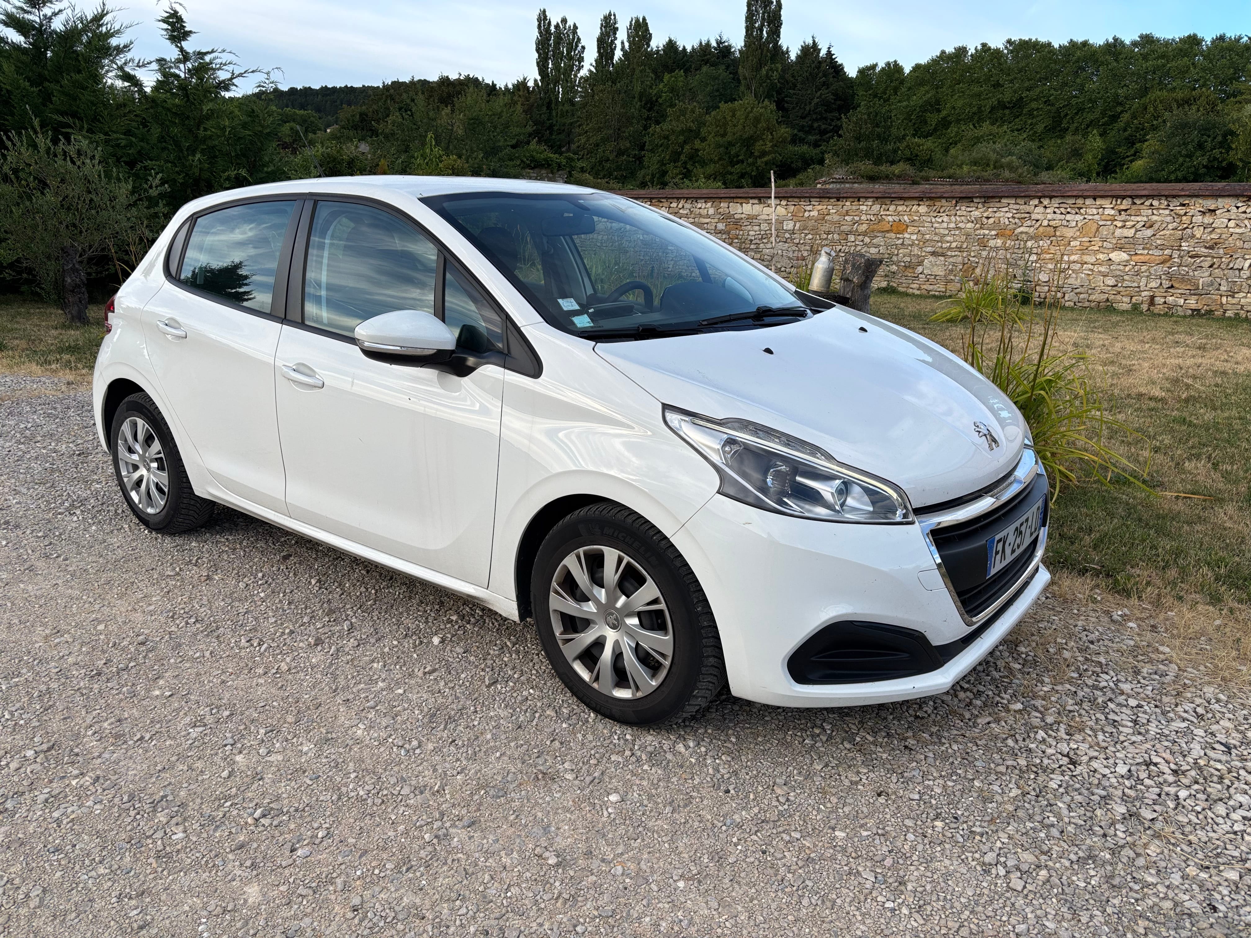 Peugeot 208 1,2 83 cv, 2019, Essence 95