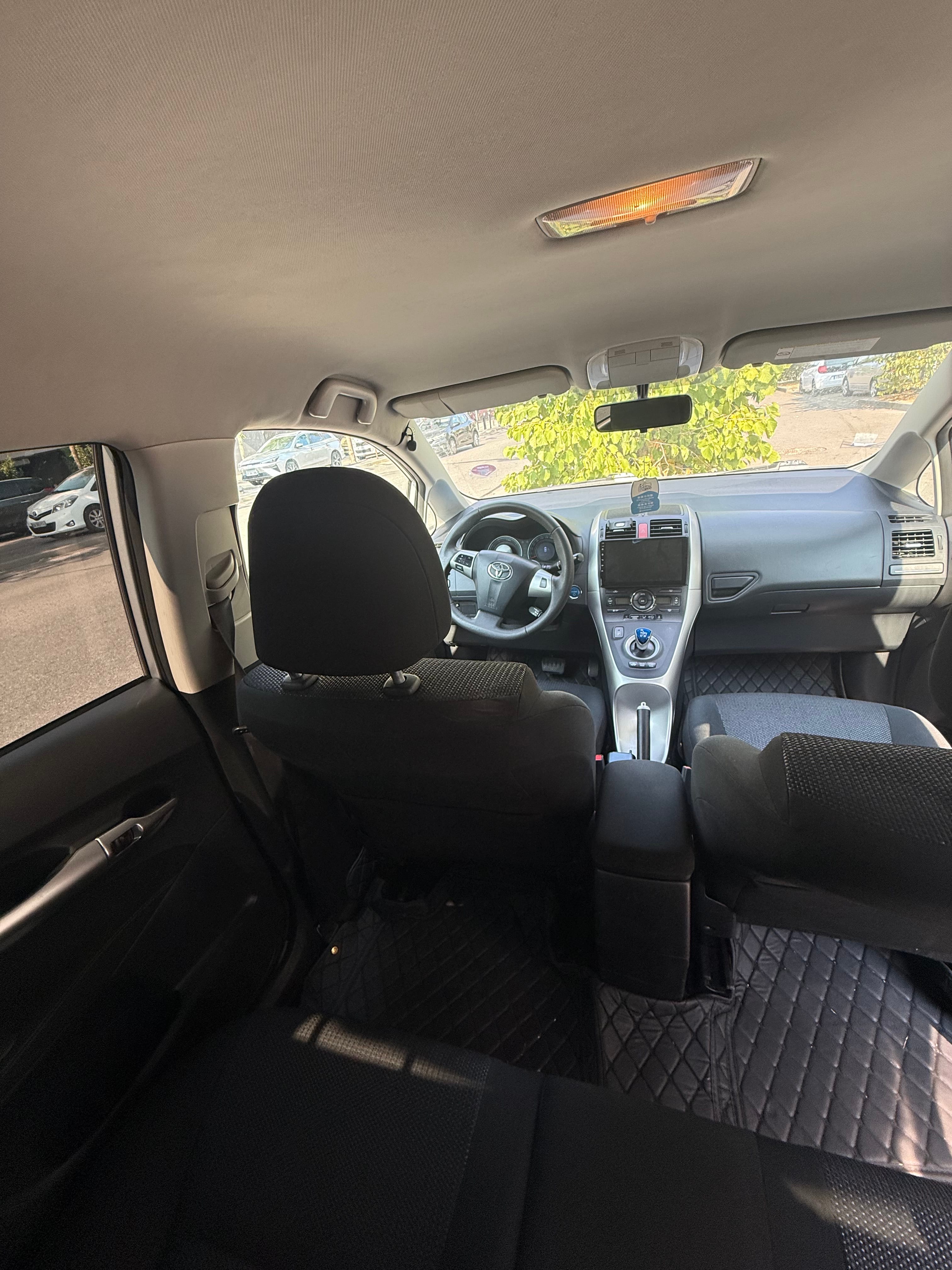 Toyota Auris avec GPS
