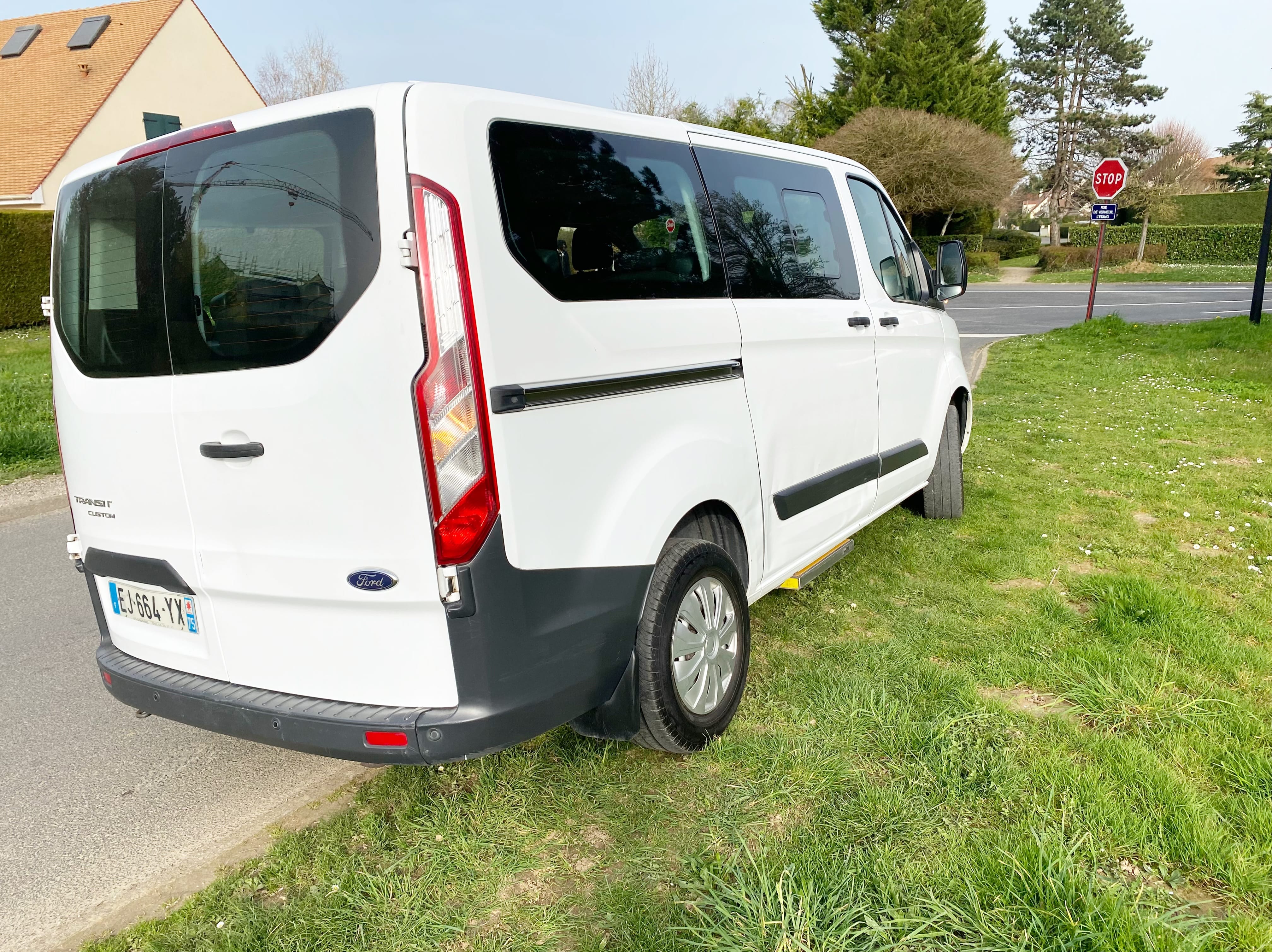 Ford Transit Passenger Van 2.0 TDCI Ecoblue Turbo avec Régulateur de vitesse