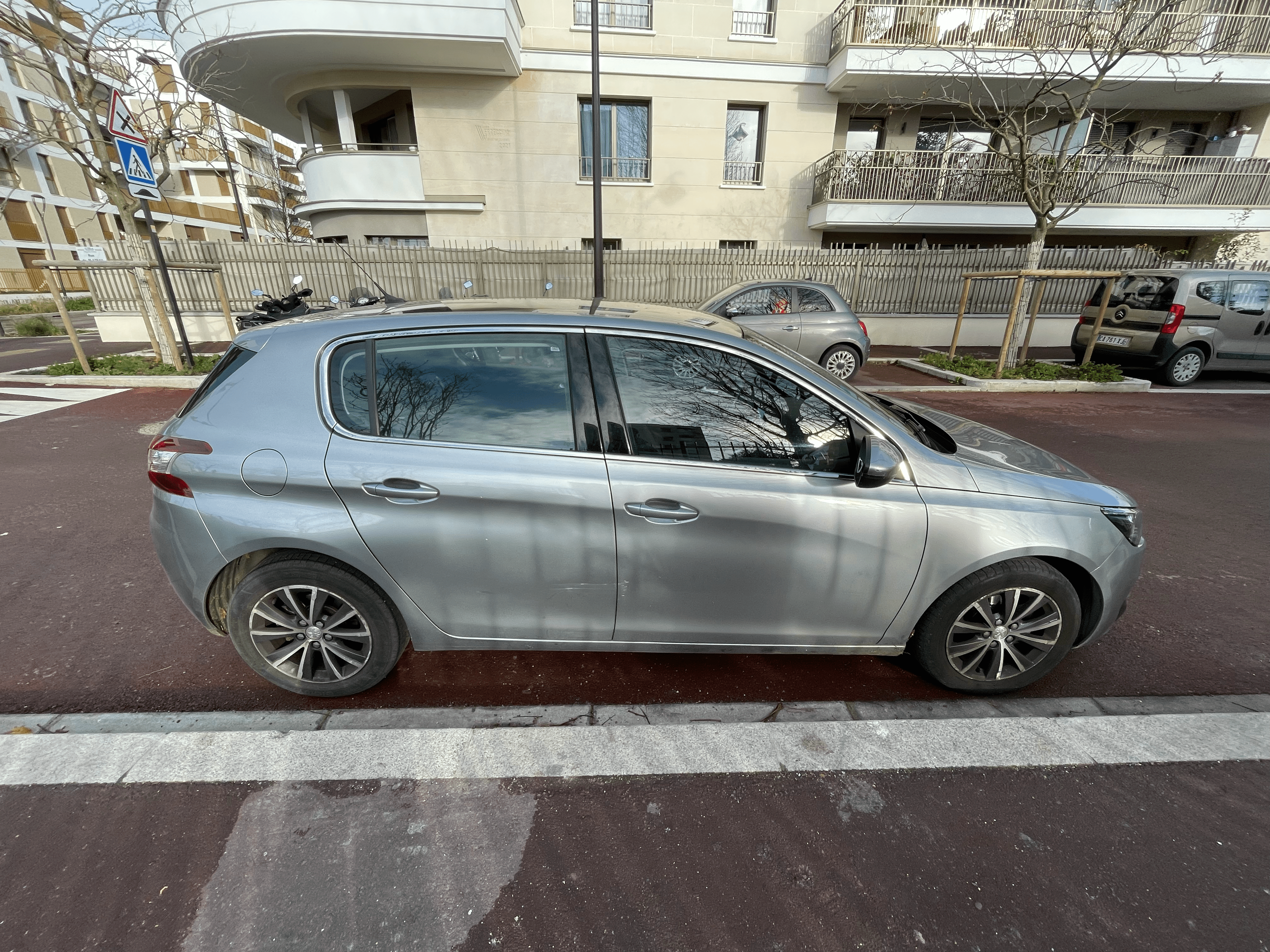 Peugeot 308 1.6 Allure EAT6 avec Entrée audio / iPod