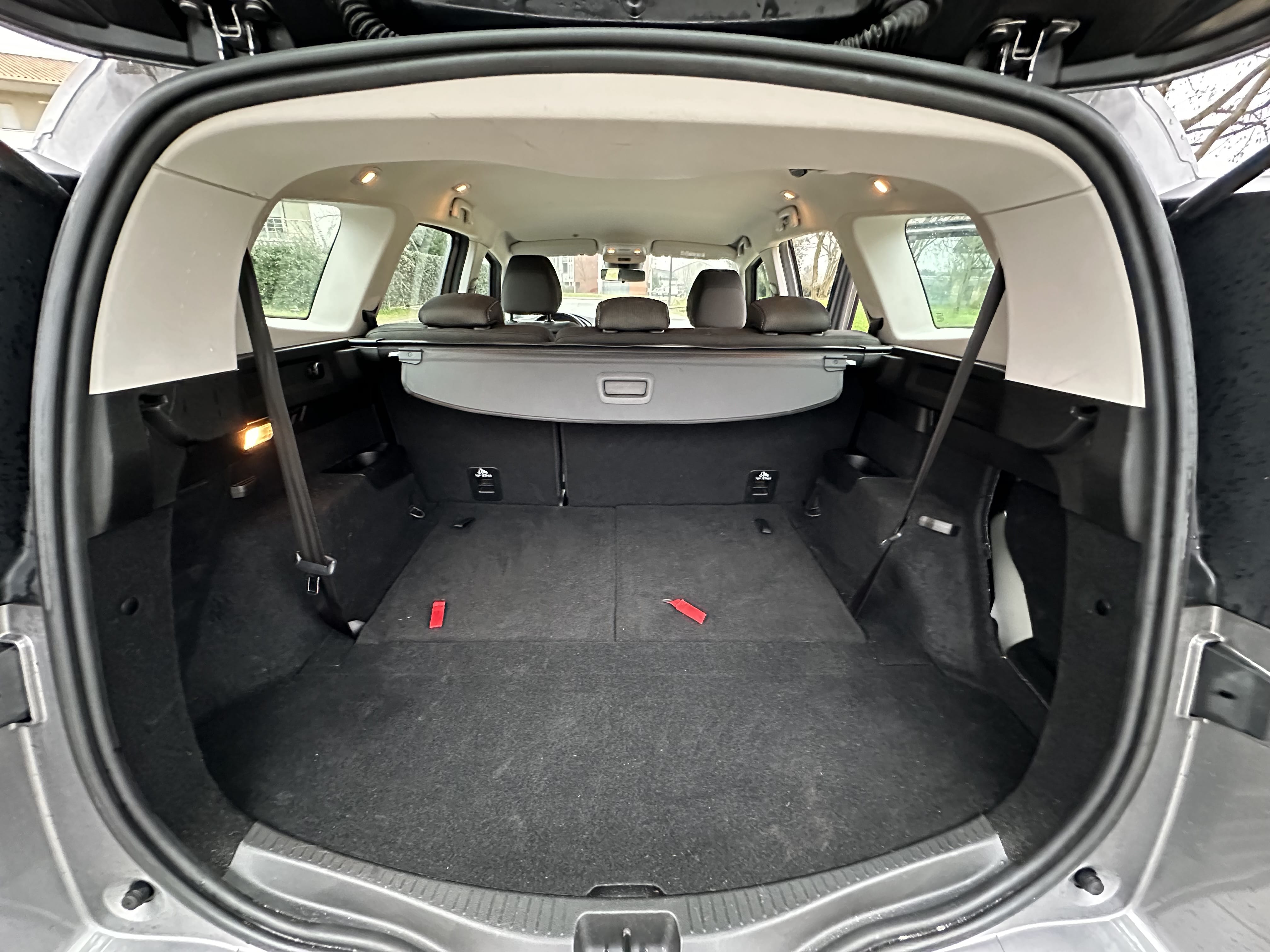 Renault Grand Scenic 110 cv con Entrada de Audio/iPod
