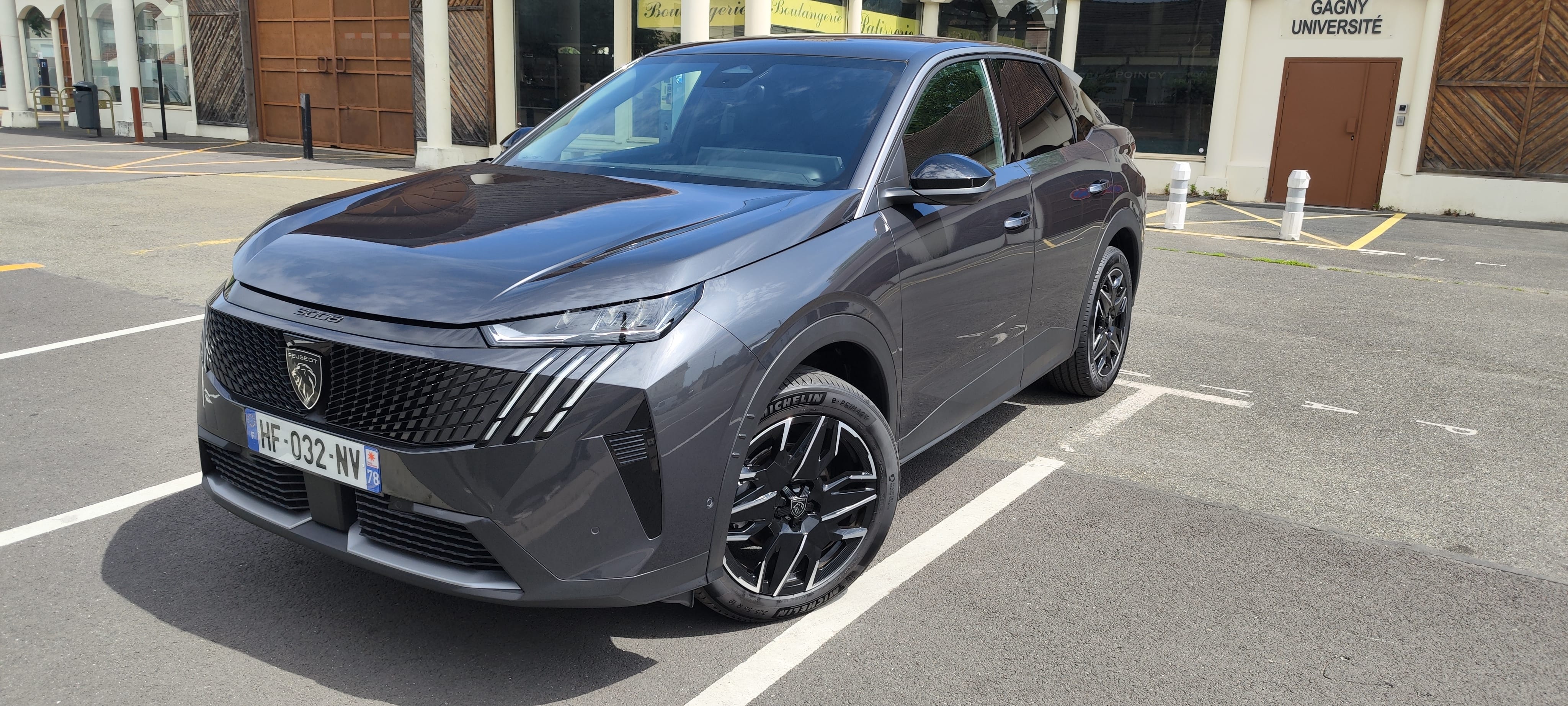 Peugeot 3008, 2025, Essence 95 / Électrique (hybride), automatique