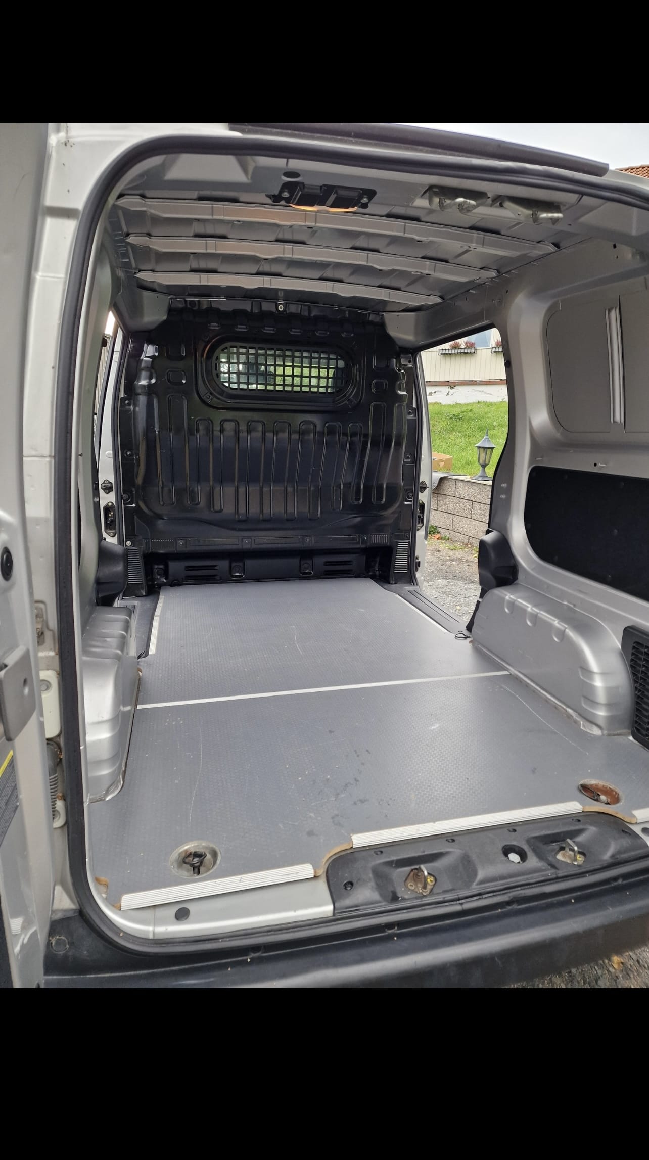 Nissan e-NV200 Varebil med Bluetooth audio