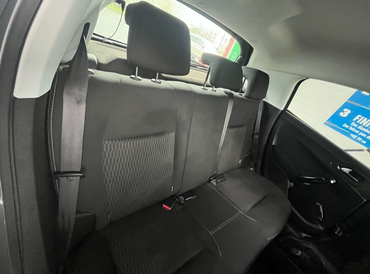 Peugeot 208 Style avec GPS