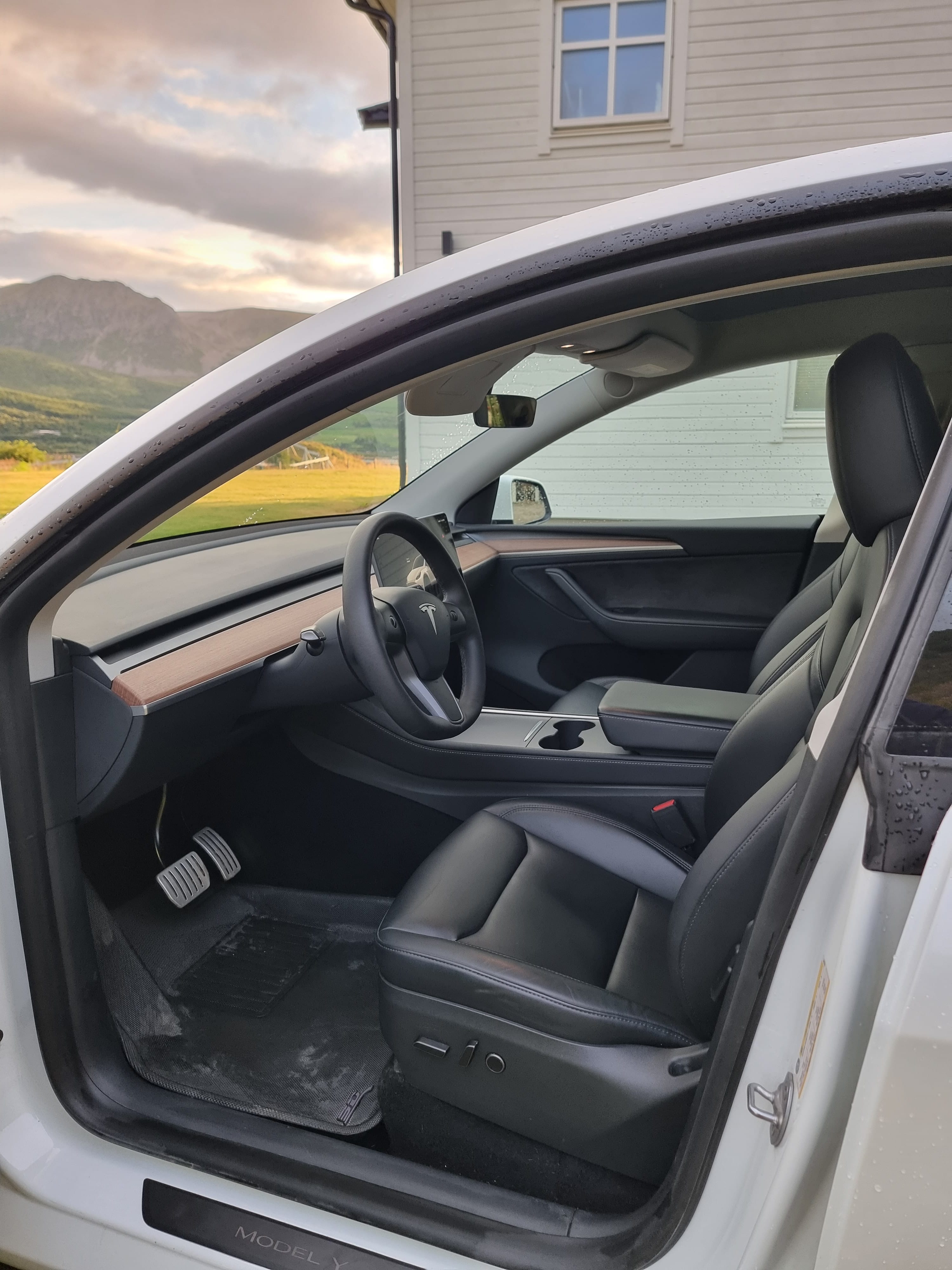Tesla Model Y Performance med Cruisekontroll