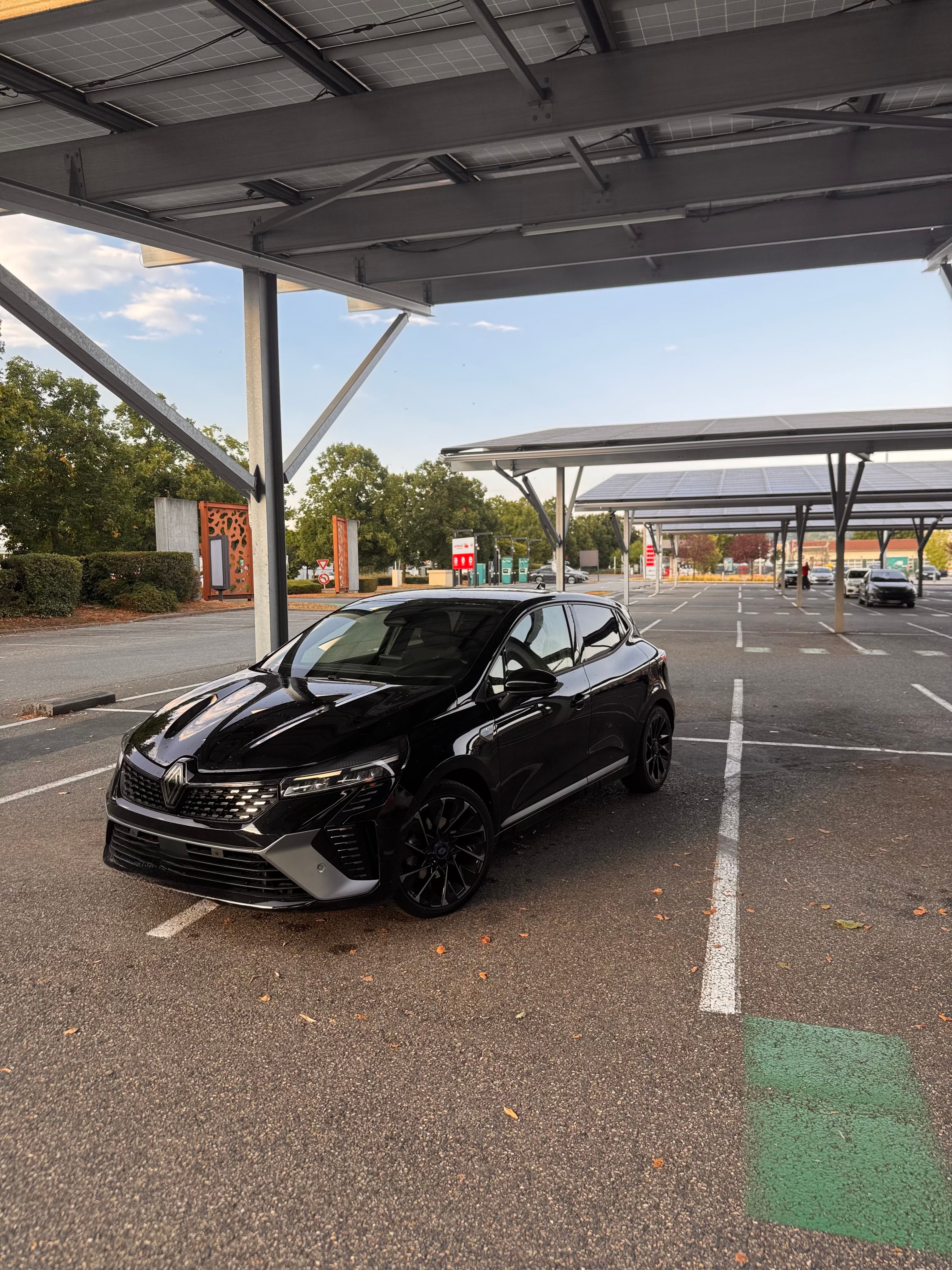 Renault Clio E-tech, 2024, Essence 95 / Électrique (hybride), automatique