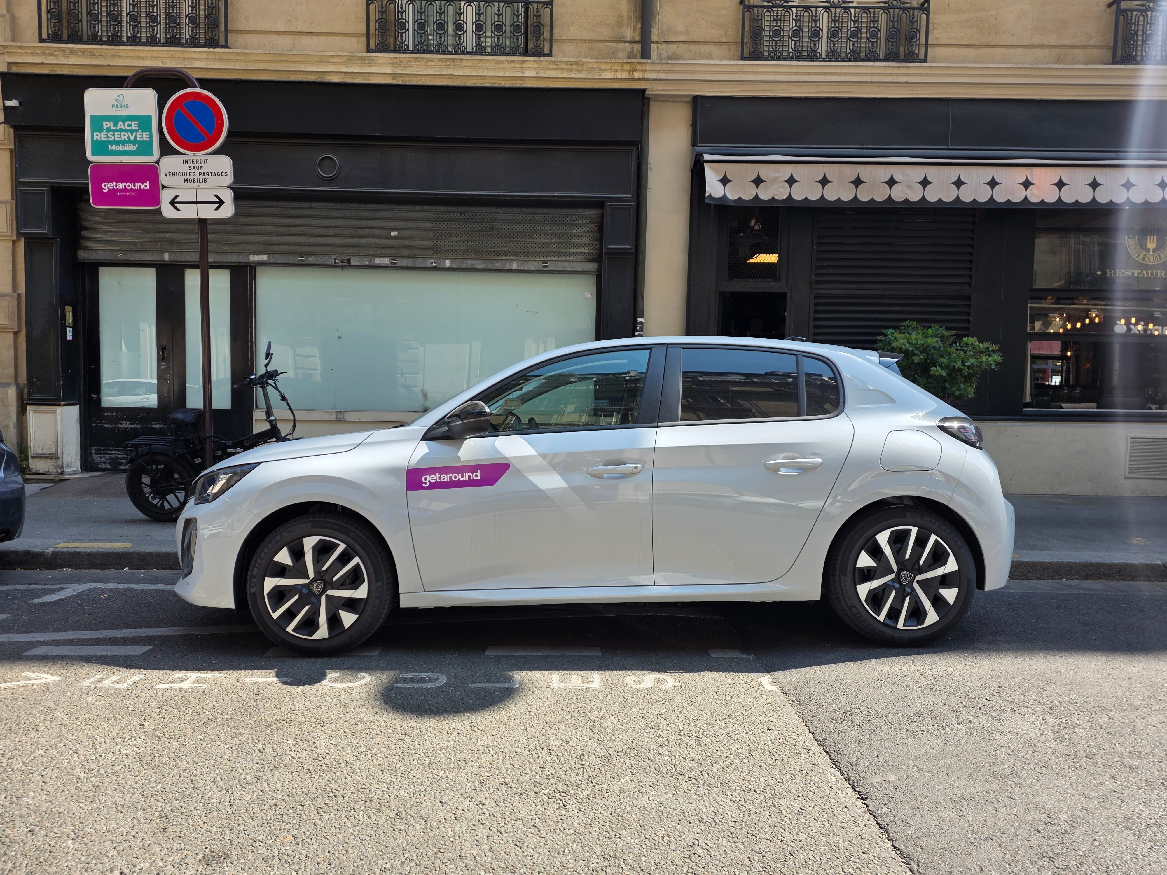 Peugeot 208 avec Climatisation