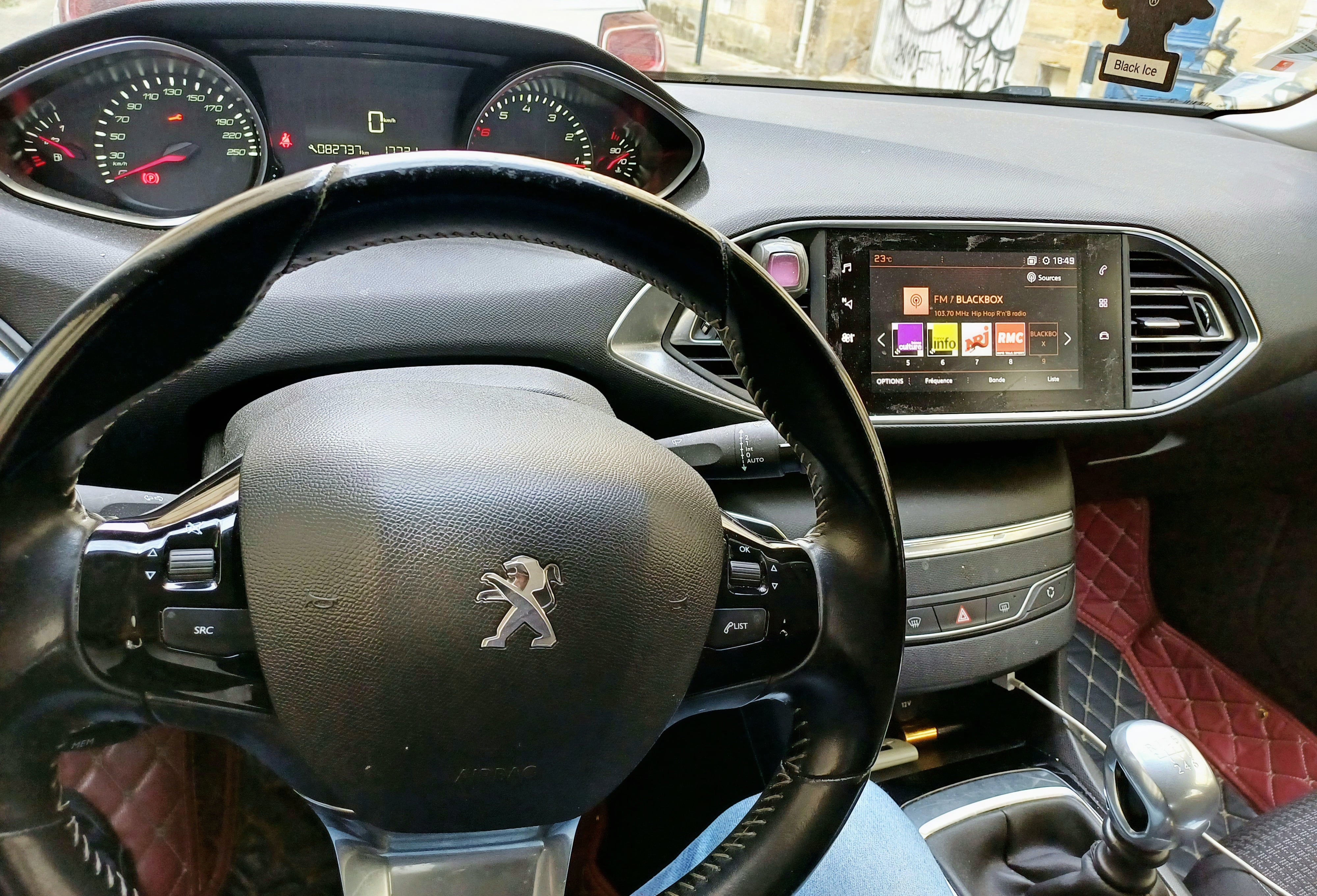 Peugeot 308 avec GPS
