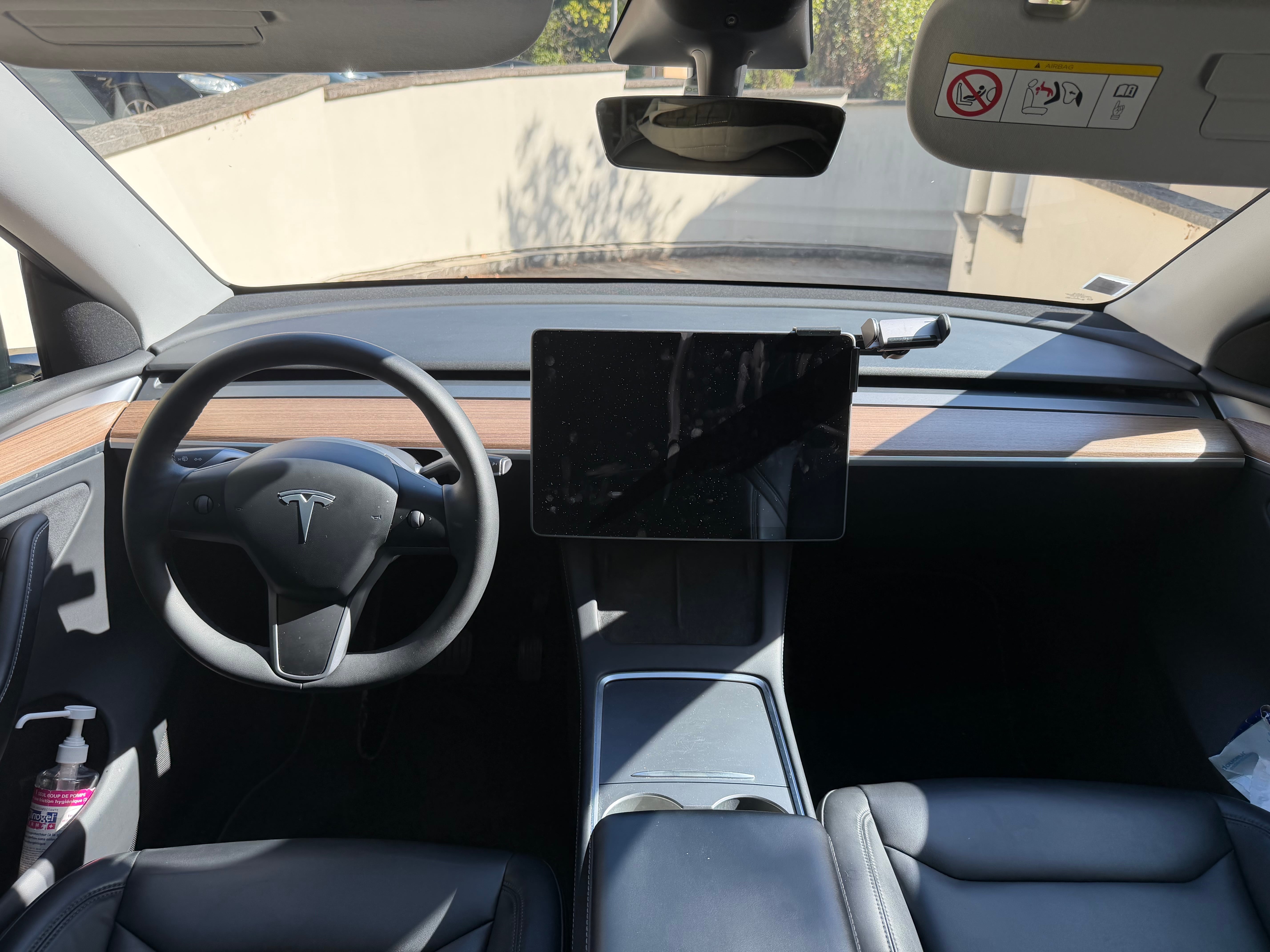 Tesla Model Y avec GPS