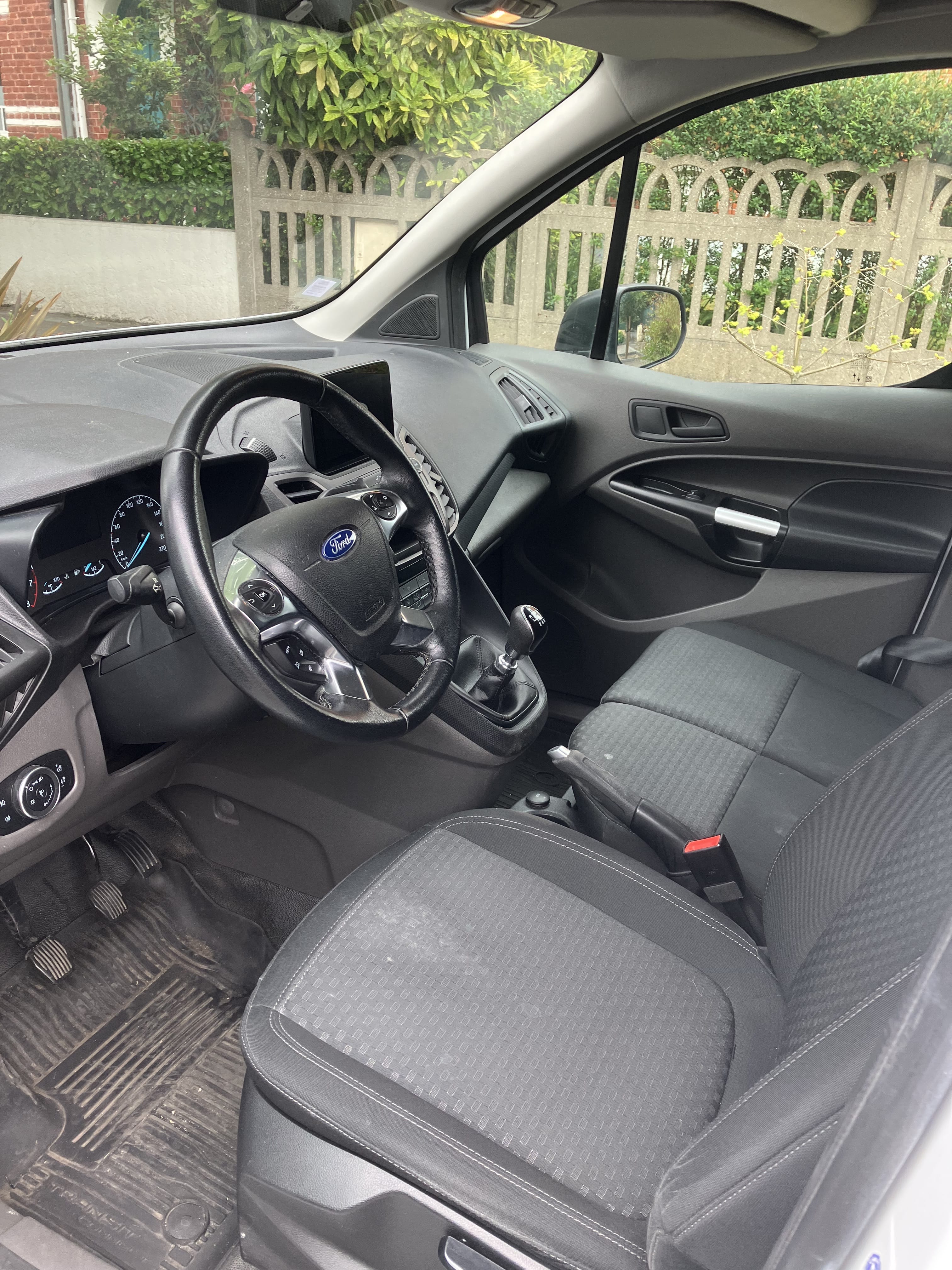 Ford Transit Connect Flexifuel avec GPS