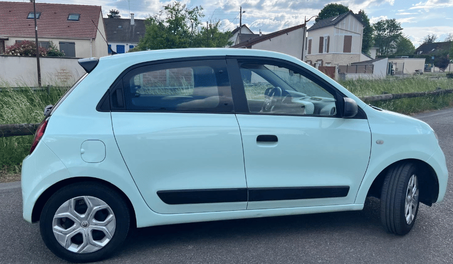 Renault Twingo III with Cruise control