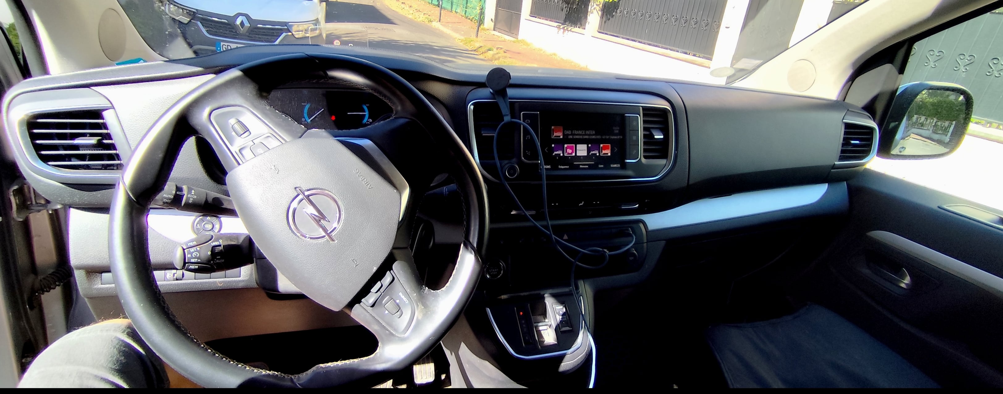 Opel Zafira-E Life 75 KWH business élégance avec GPS