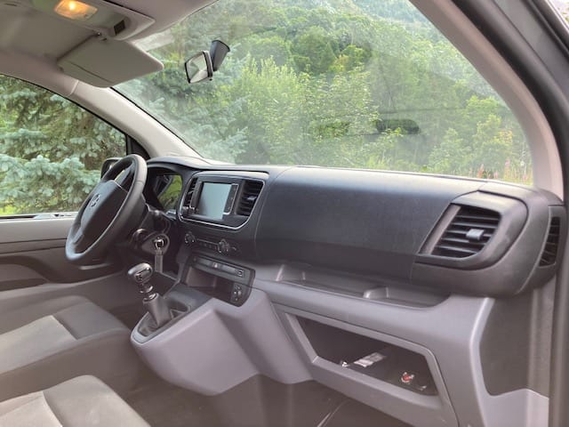 Opel Vivaro Combi avec GPS