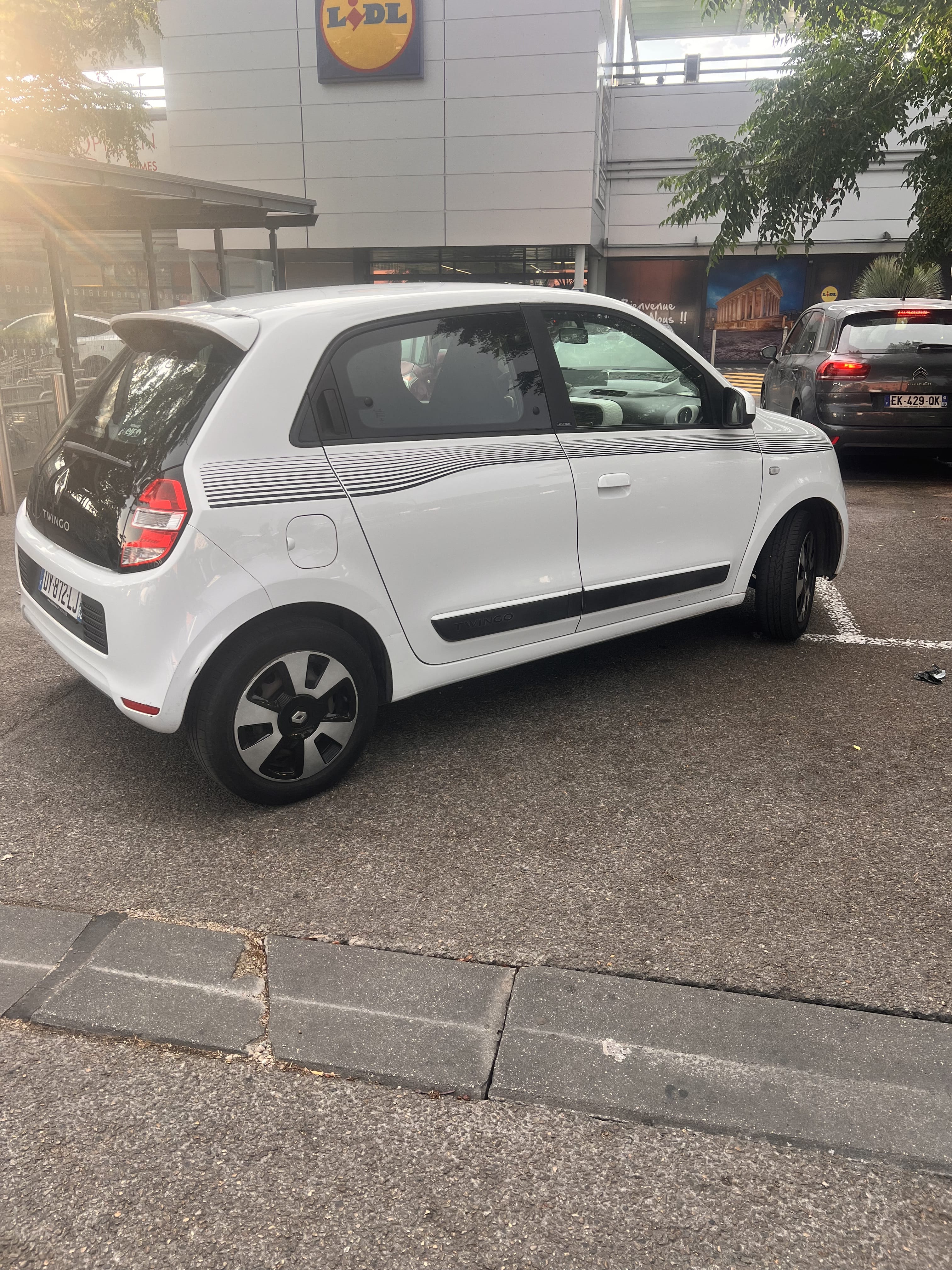 Renault Twingo III with Cruise control