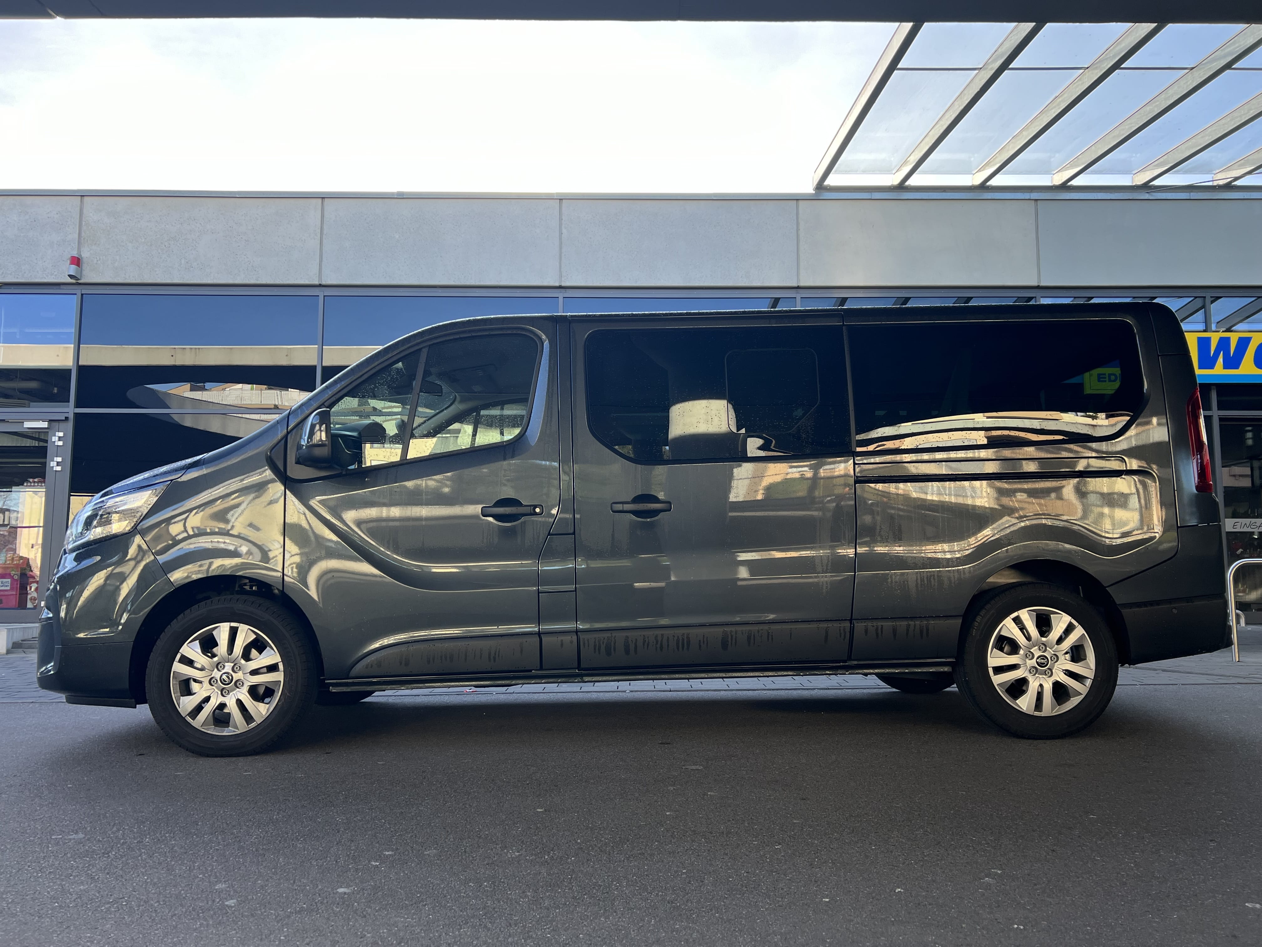 Nissan Primastar Primastar 2.0 Diesel LUXUS VAN Automatik + 2 x Klima + Xenon + Kamera + mit Klimaanlage