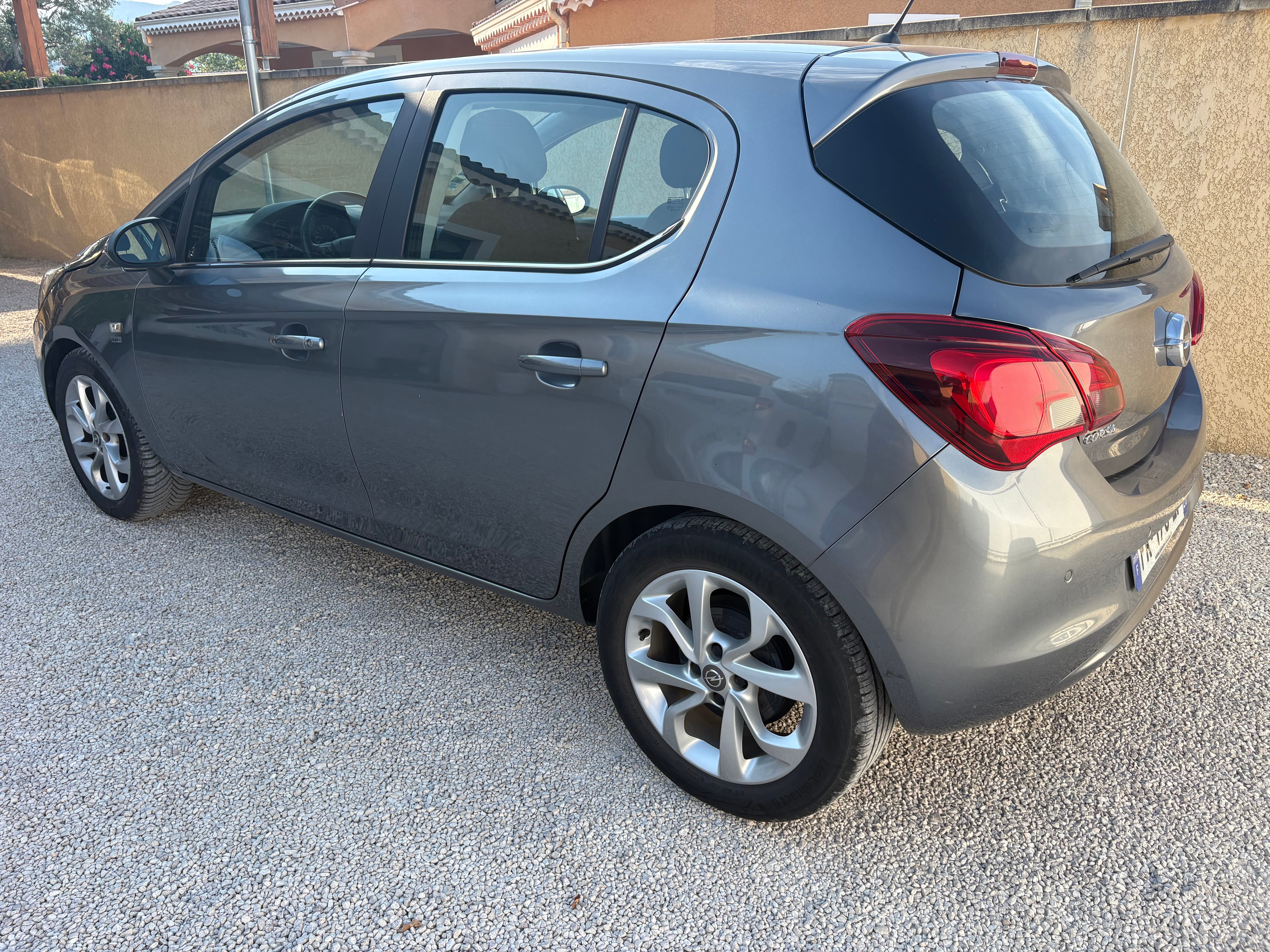 Opel Corsa avec Caméra de recul