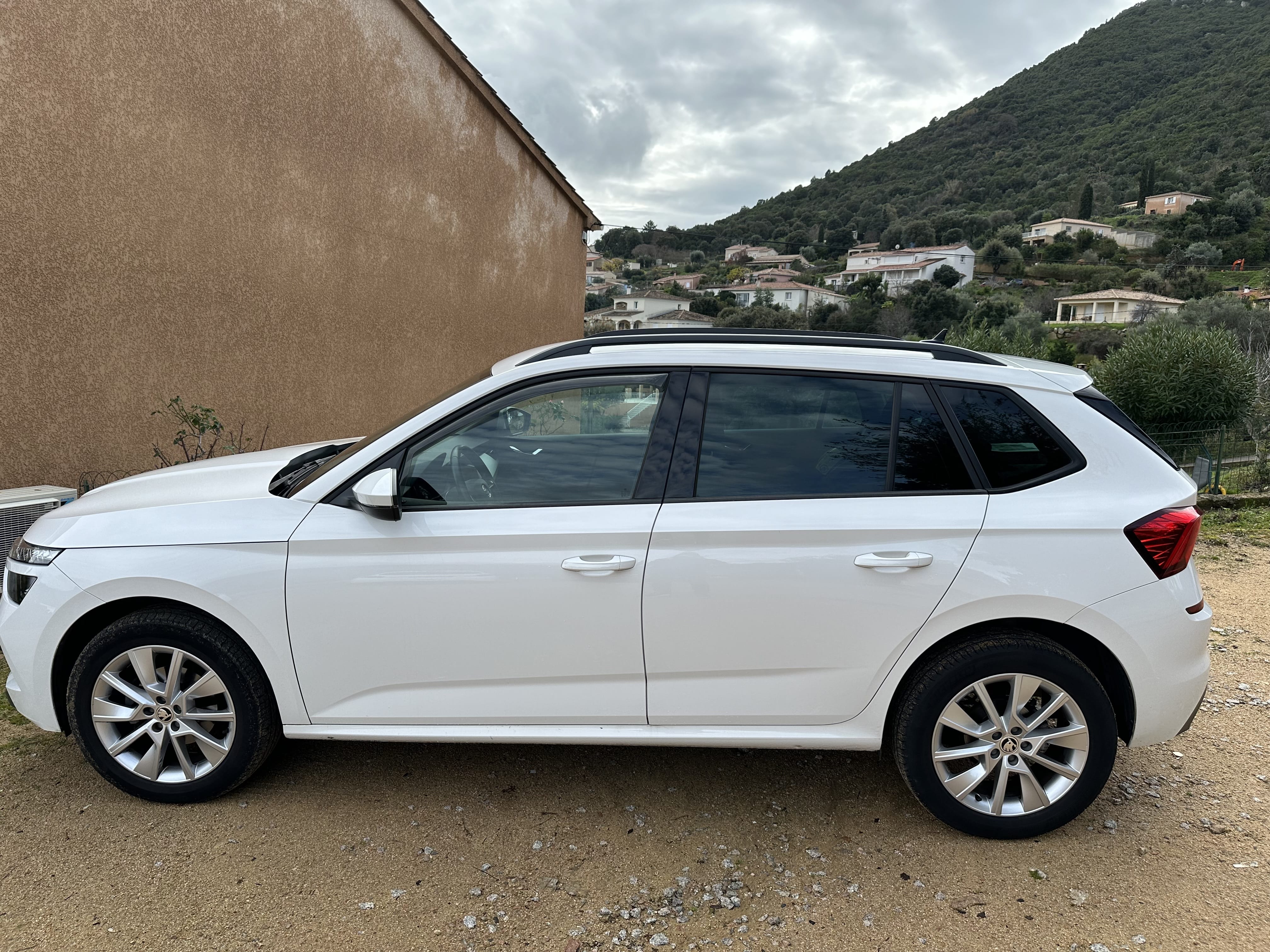 Skoda Kamiq 1.0 tsi 116 chevaux boîte auto with Air conditioning