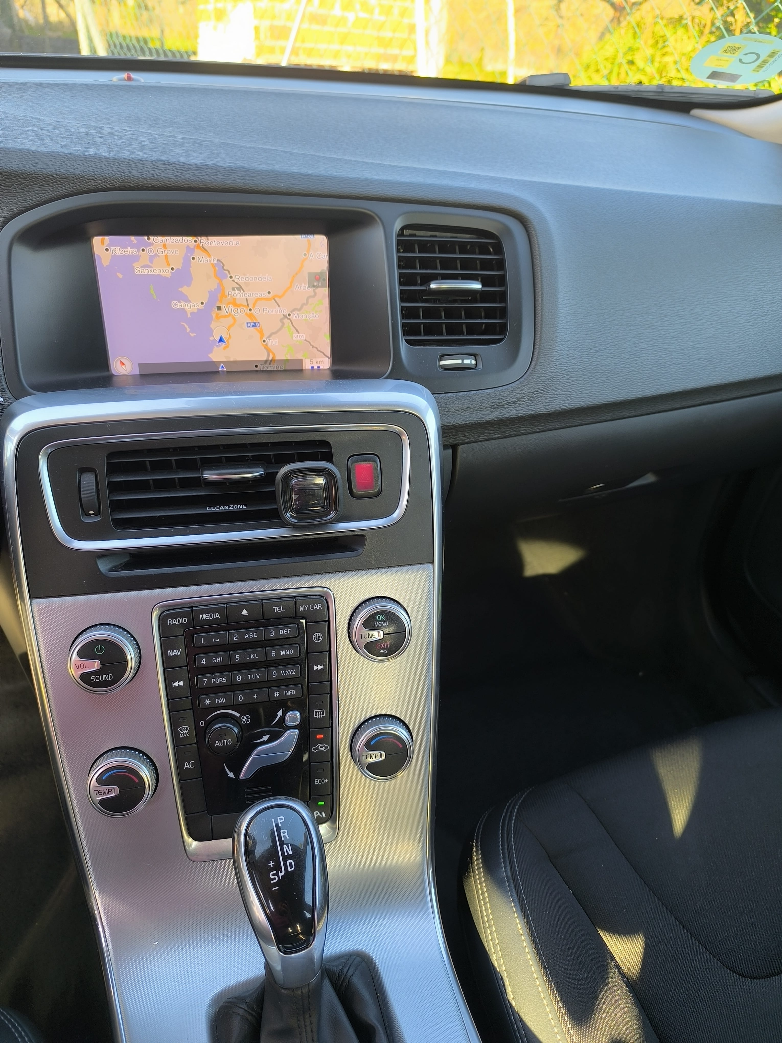 Volvo S60 2.0 con Entrada de Audio/iPod