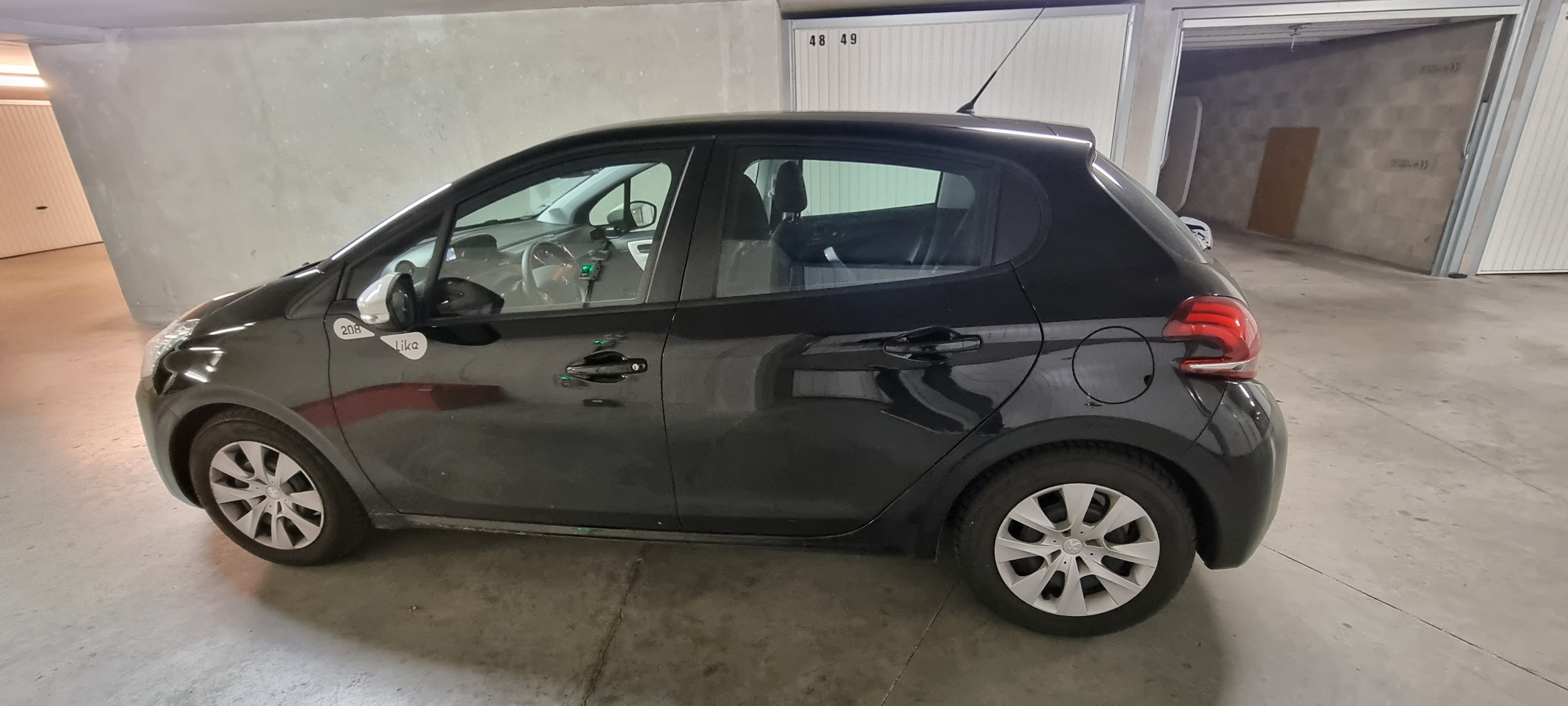 Peugeot 208 1.2 68ch avec Climatisation