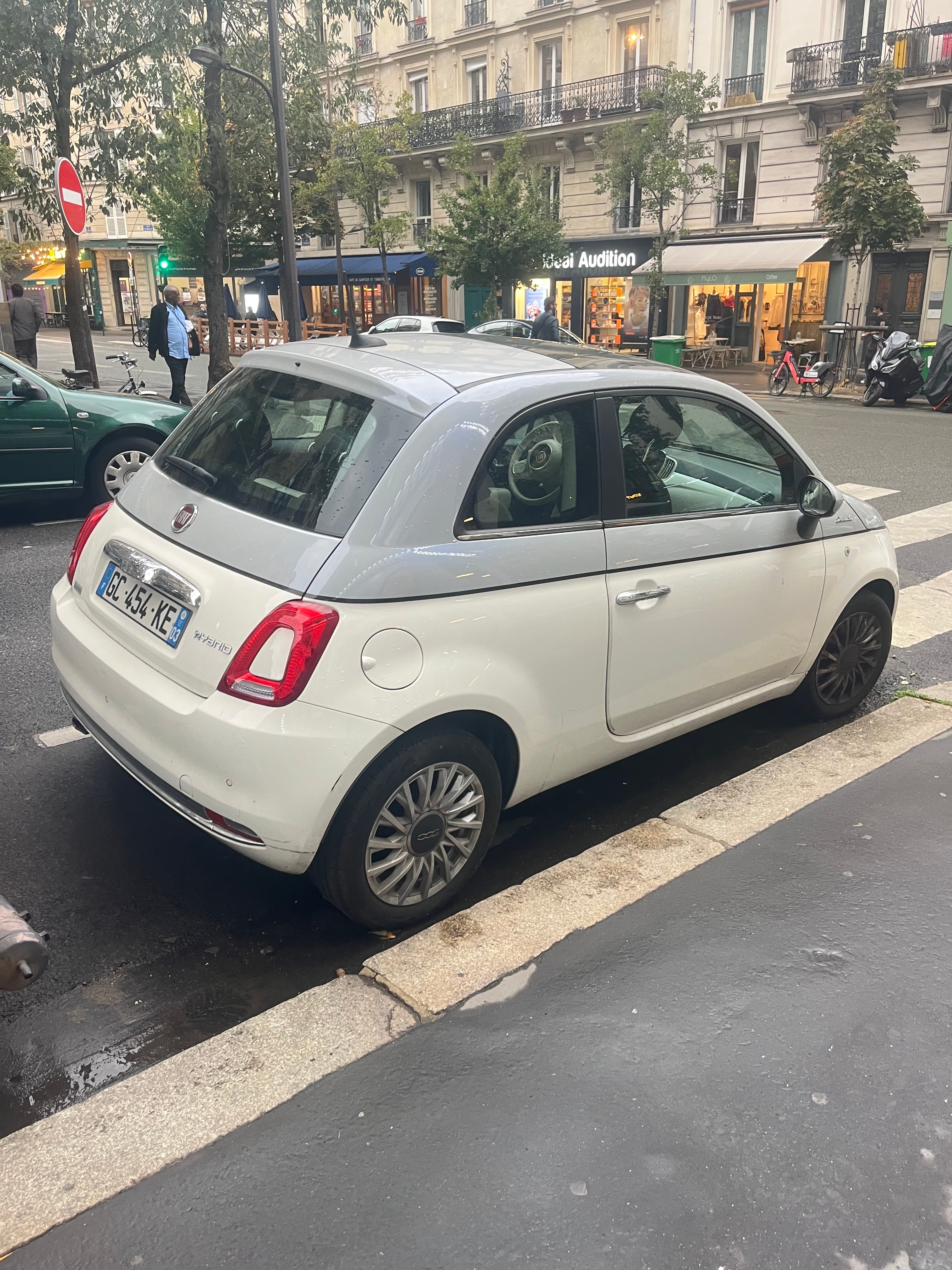 Fiat 500 Hybride mit Apple CarPlay