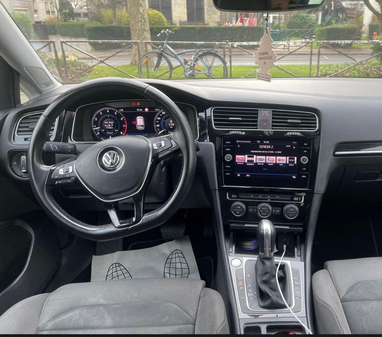 Volkswagen Golf R-LINE 150 avec GPS