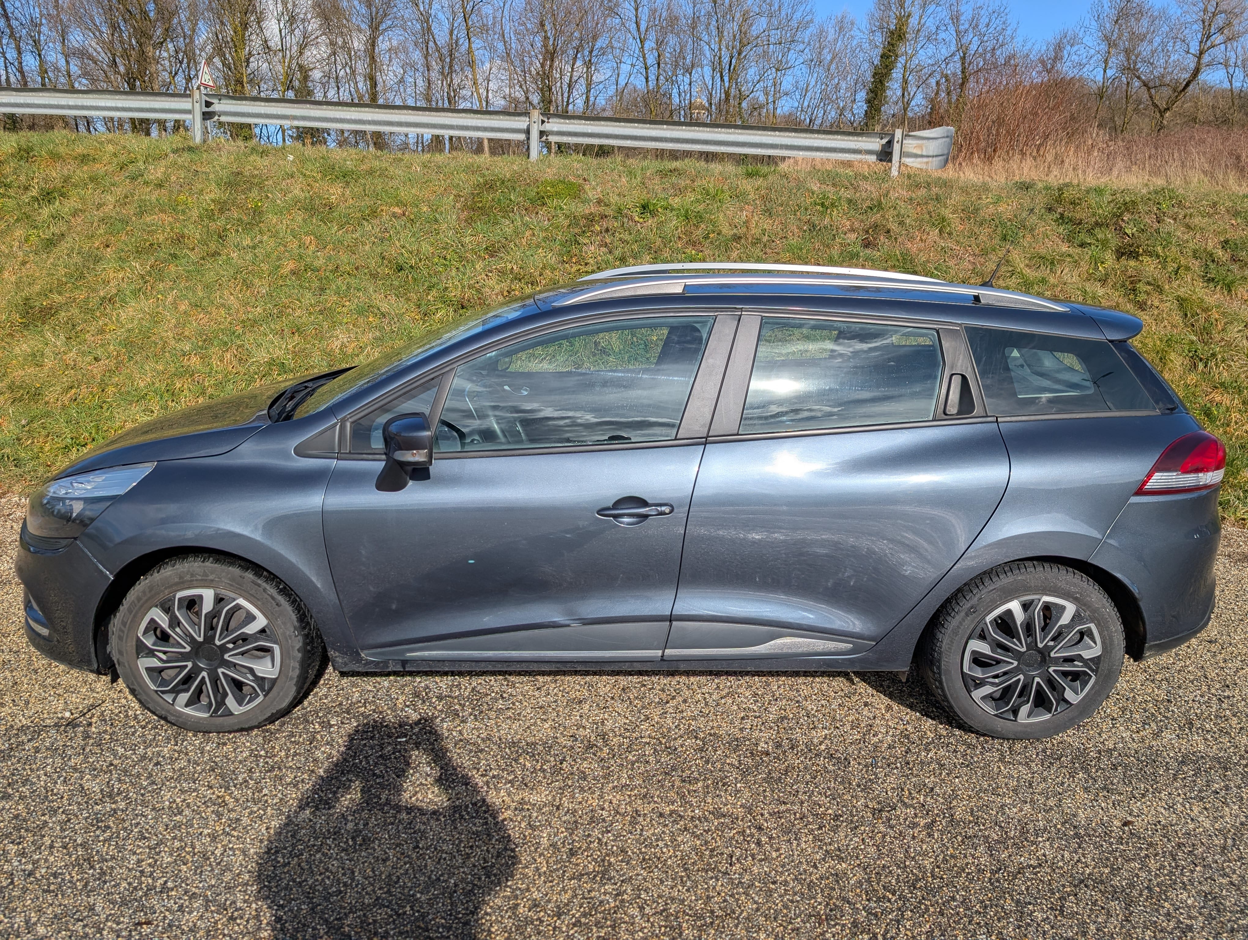 Renault Clio Estate Essence avec Climatisation