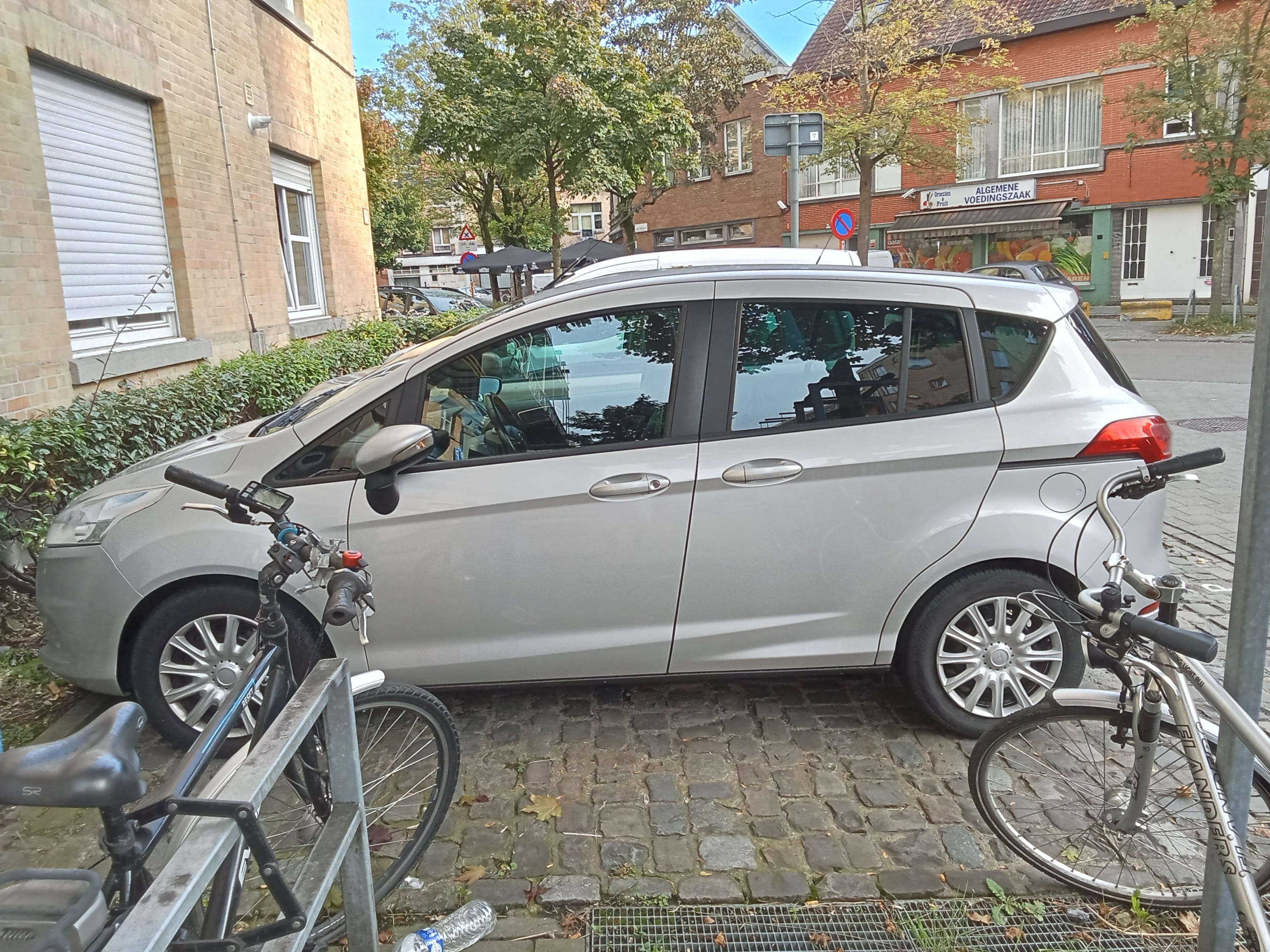 Ford B-Max met Autostoel baby
