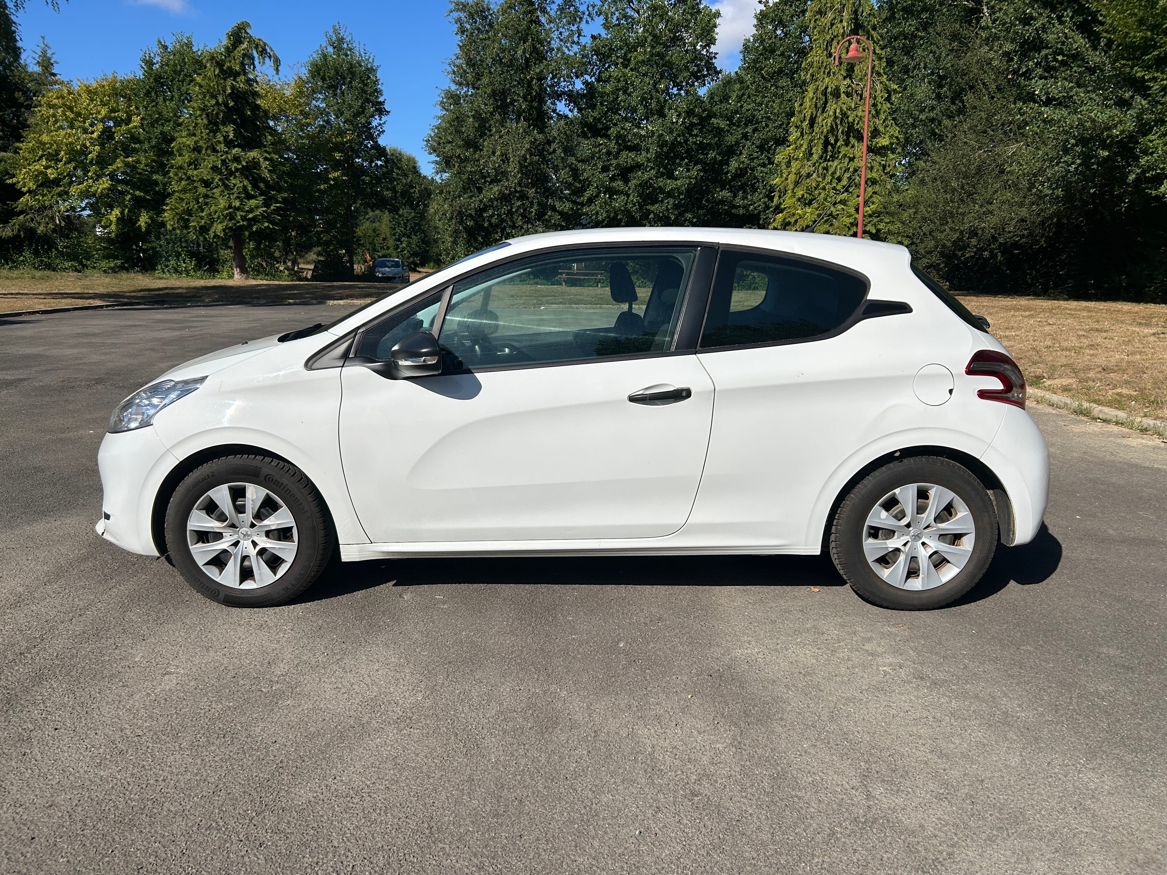 Peugeot 208 avec Climatisation