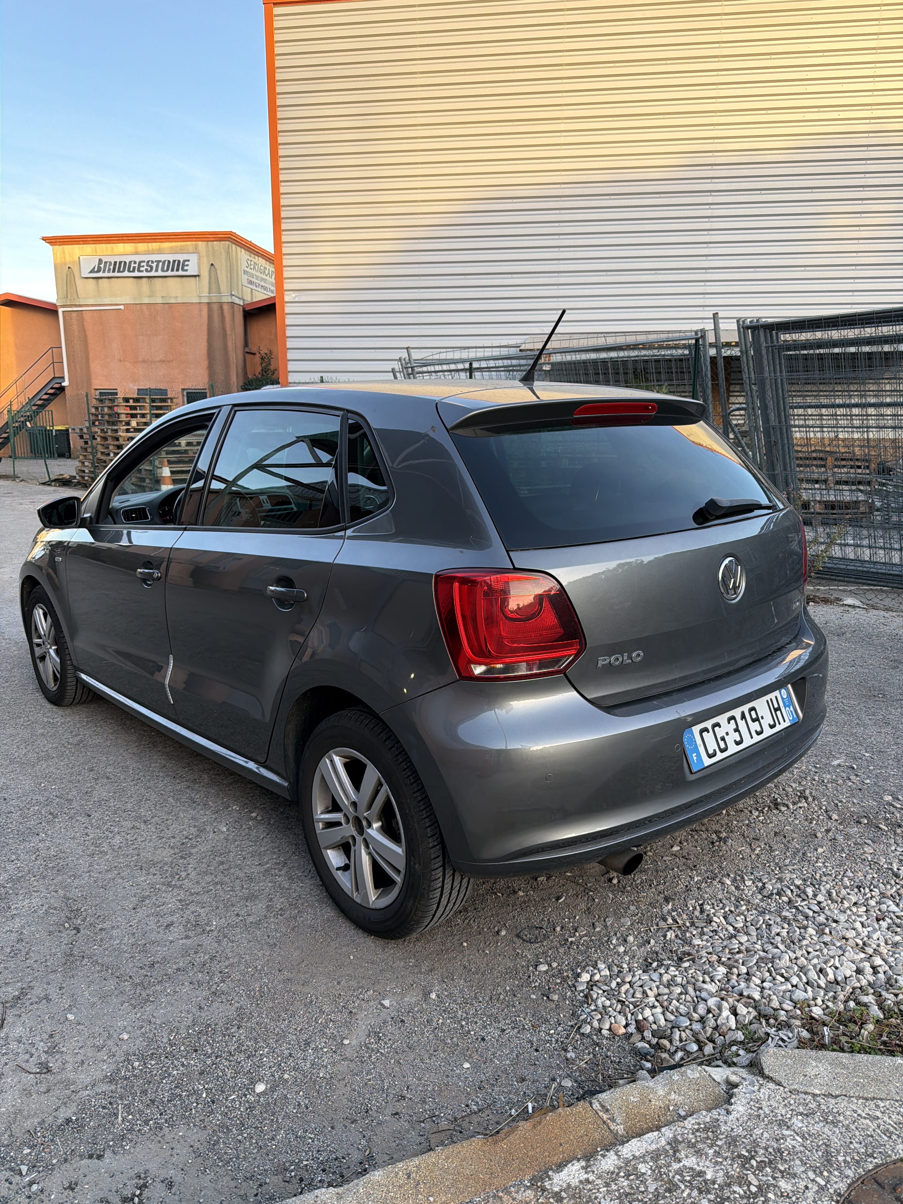 Volkswagen Polo 1.6 TDI boite automatique avec GPS