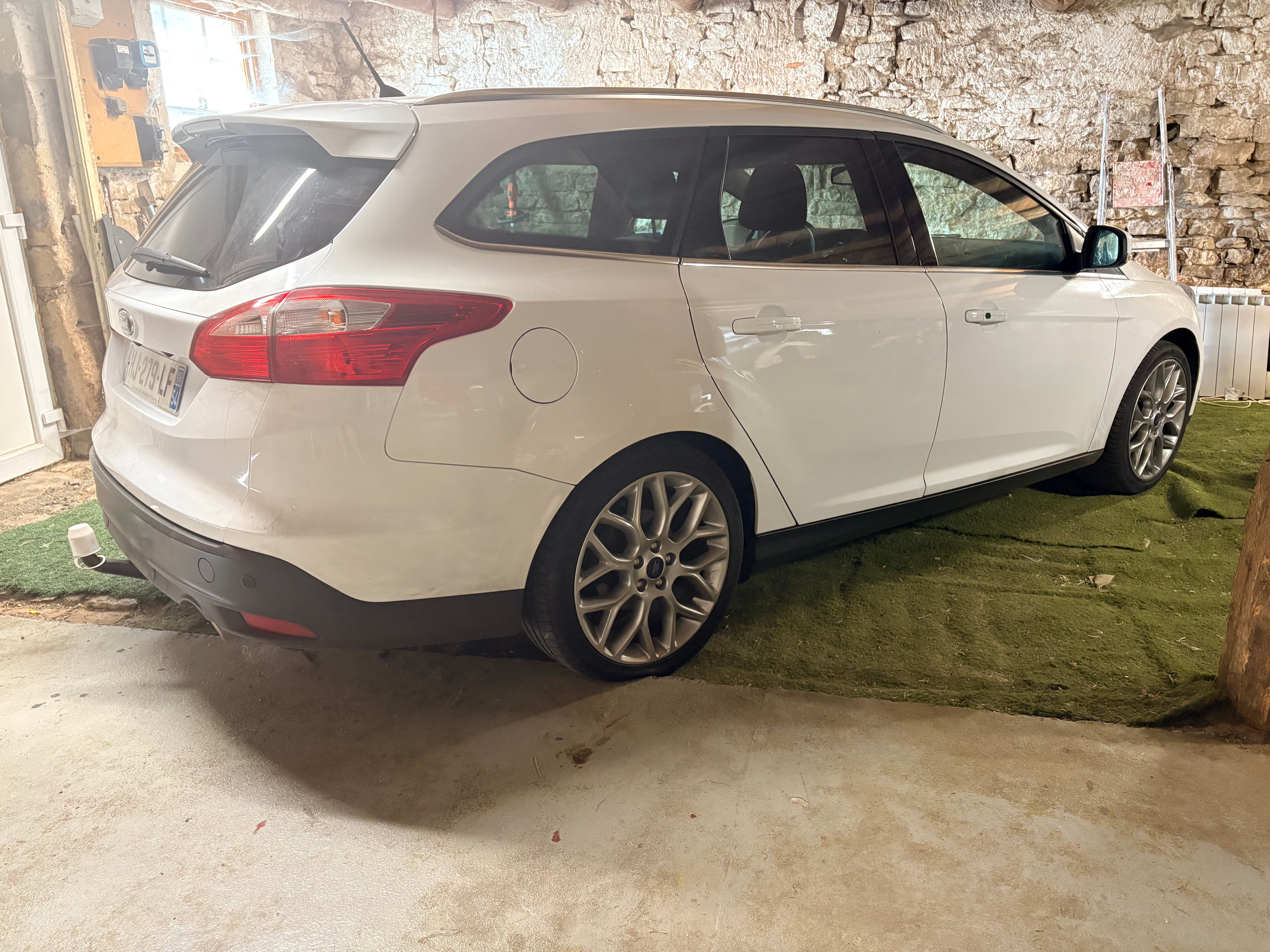 Ford Focus SW avec Siège bébé