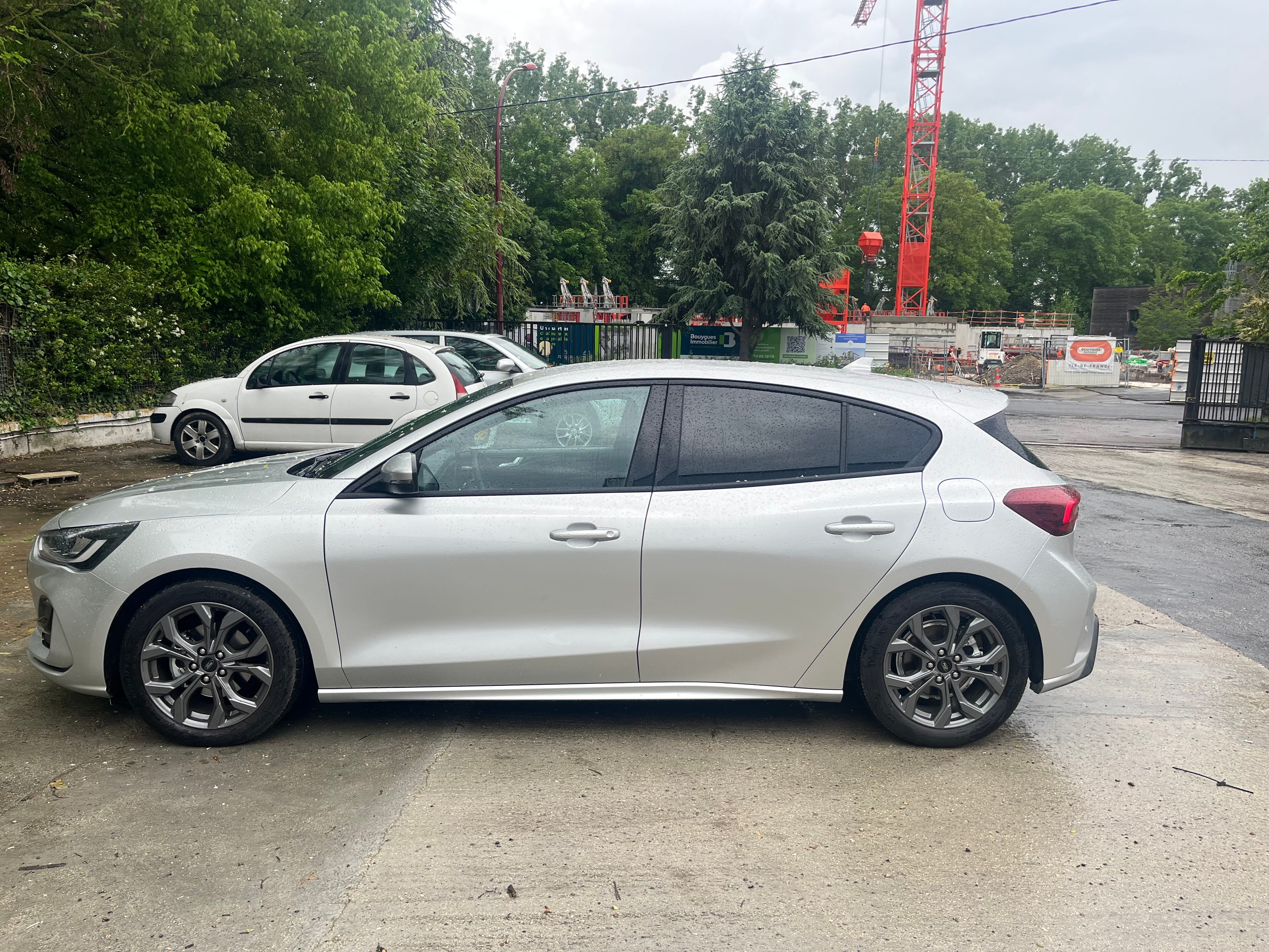 Ford Focus ST Line, 2025, Essence 95 / Électrique (hybride)