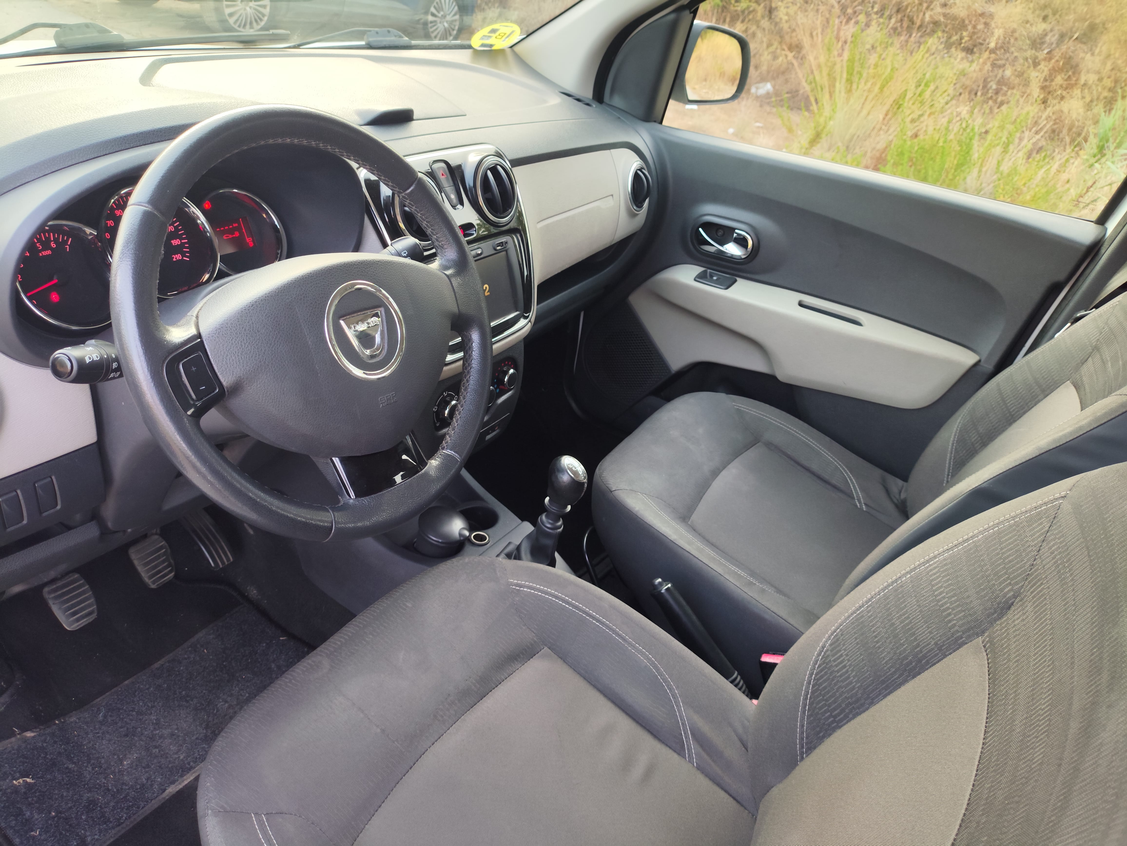 Dacia Lodgy con Puertos de carga USB